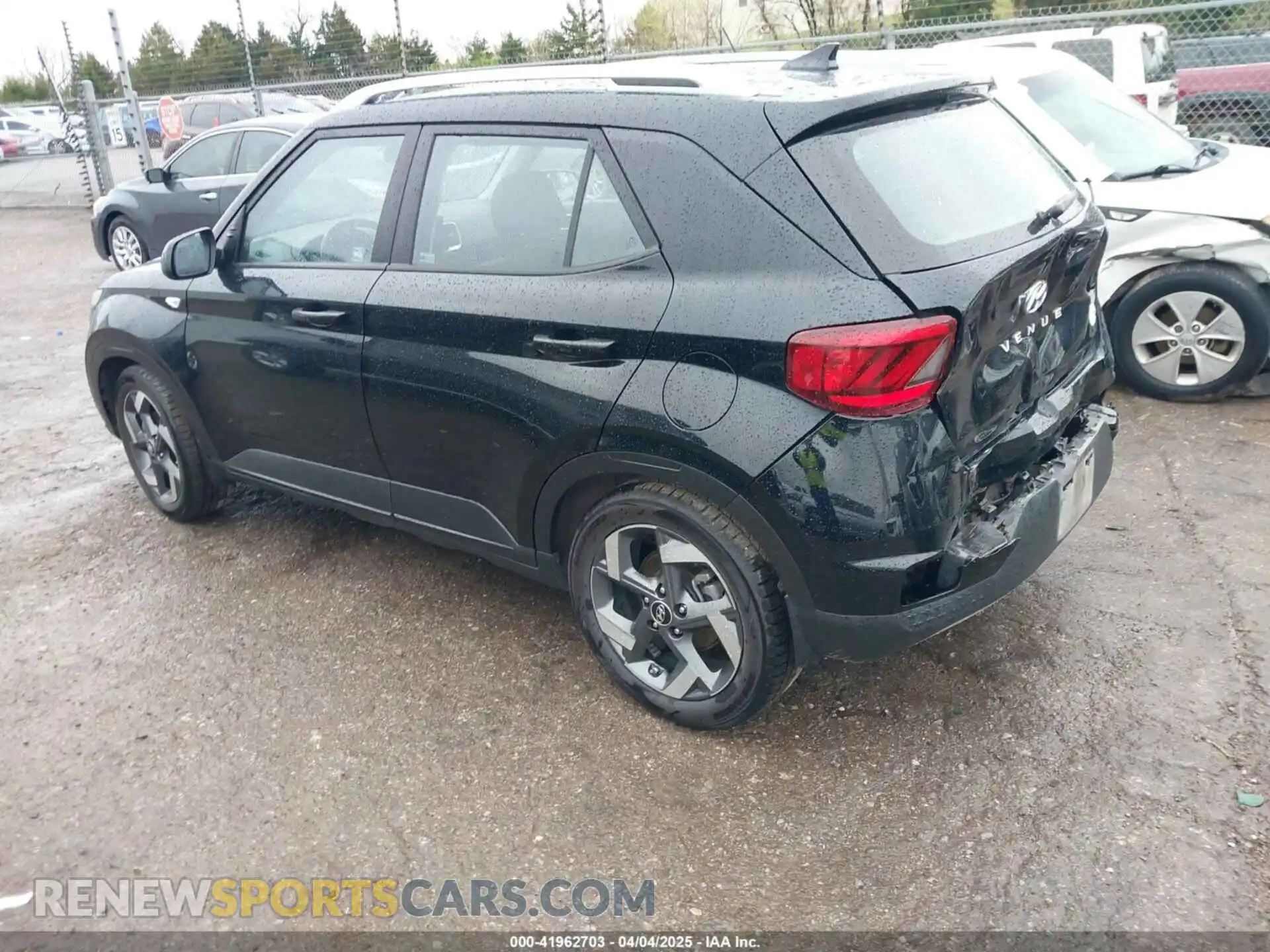 3 Photograph of a damaged car KMHRC8A34MU071296 HYUNDAI VENUE 2021