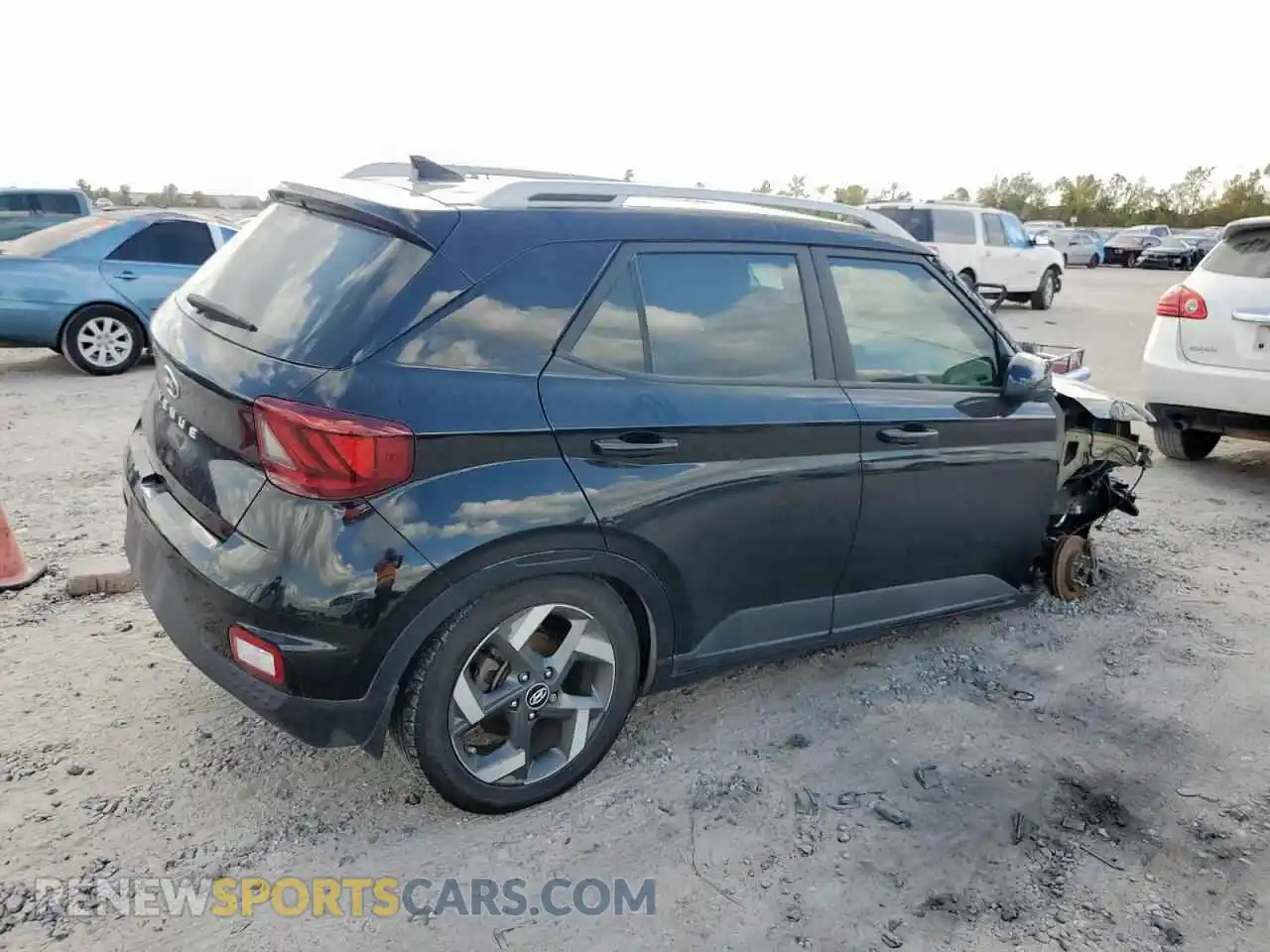3 Photograph of a damaged car KMHRC8A34MU122523 HYUNDAI VENUE 2021
