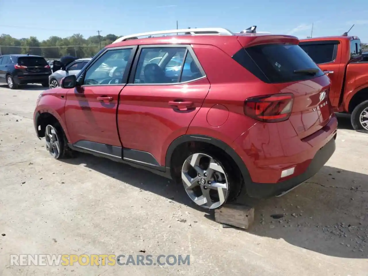 2 Photograph of a damaged car KMHRC8A35MU126242 HYUNDAI VENUE 2021