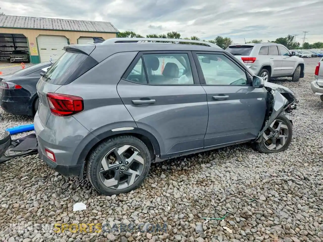 3 Photograph of a damaged car KMHRC8A36MU073129 HYUNDAI VENUE 2021