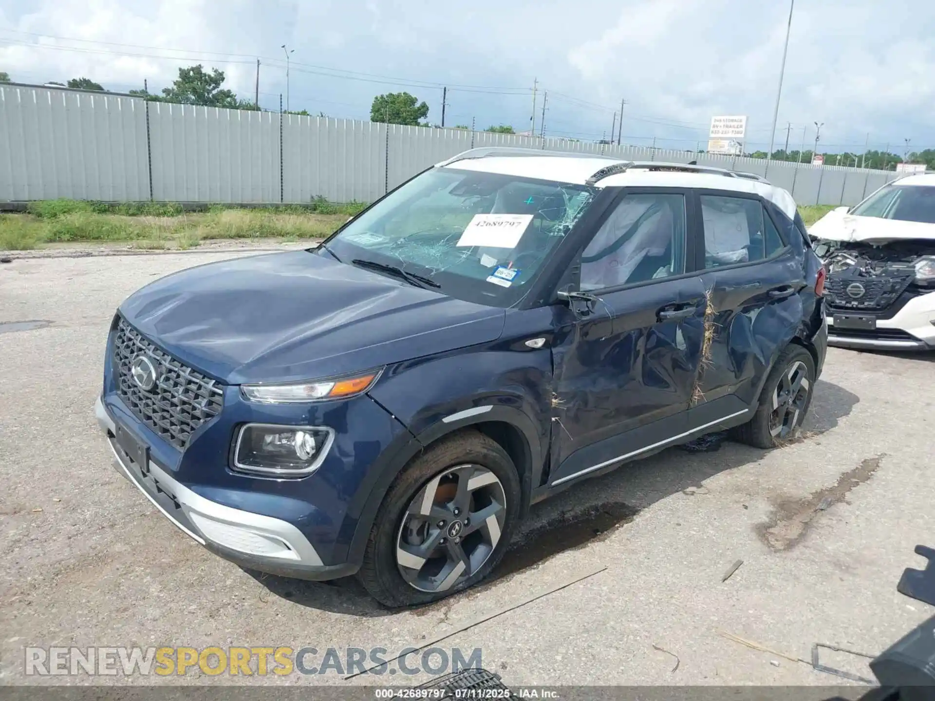 2 Photograph of a damaged car KMHRC8A37MU089033 HYUNDAI VENUE 2021