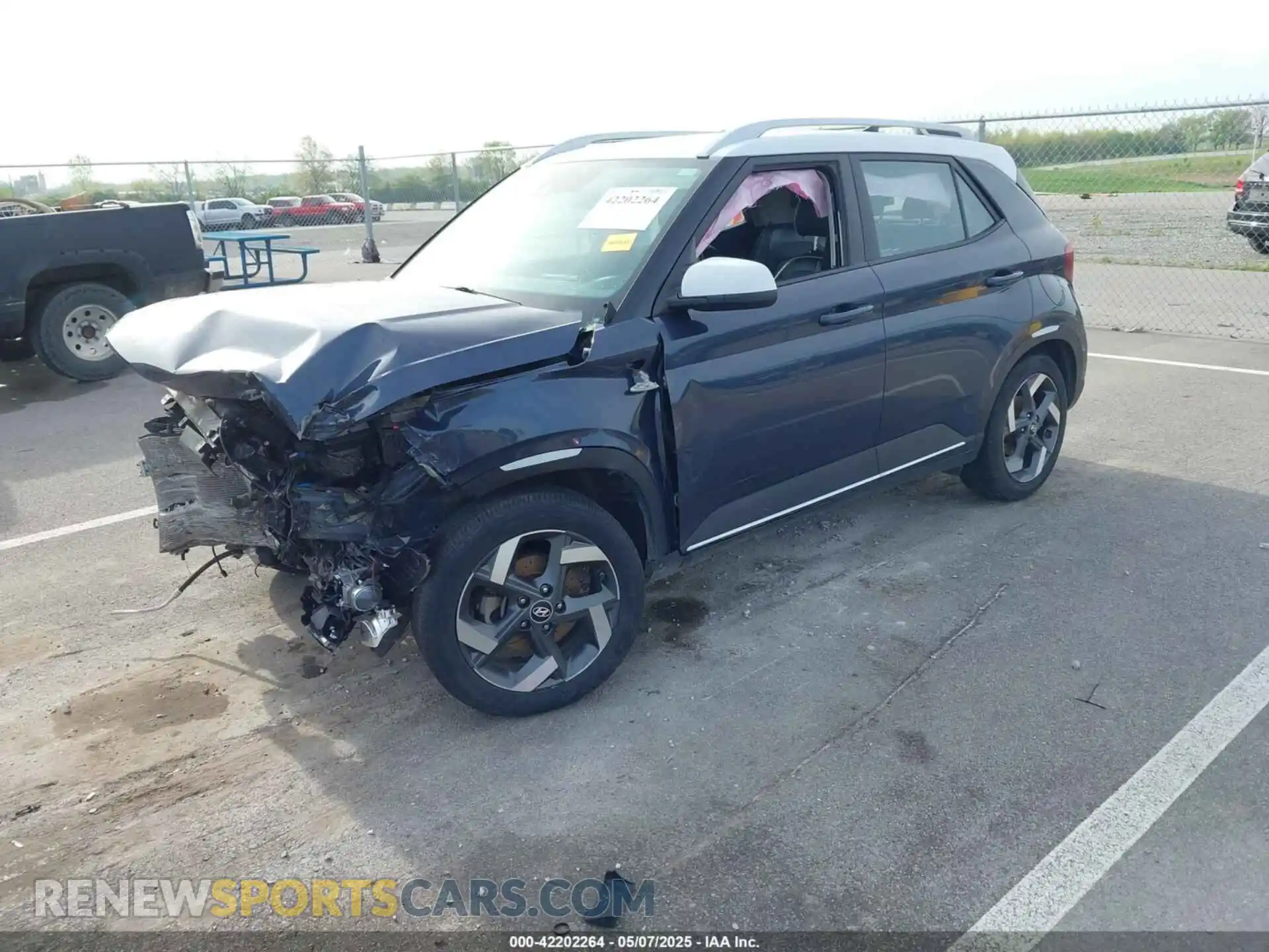 2 Photograph of a damaged car KMHRC8A37MU092272 HYUNDAI VENUE 2021