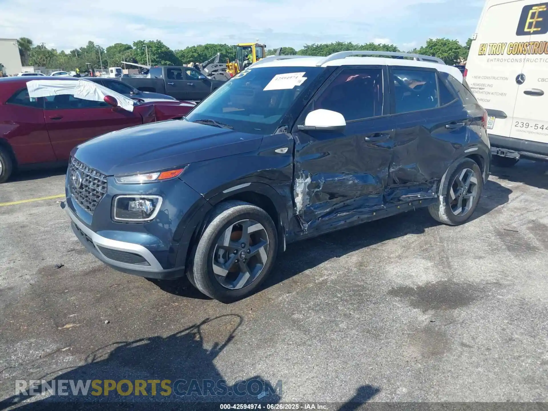 2 Photograph of a damaged car KMHRC8A39MU088305 HYUNDAI VENUE 2021