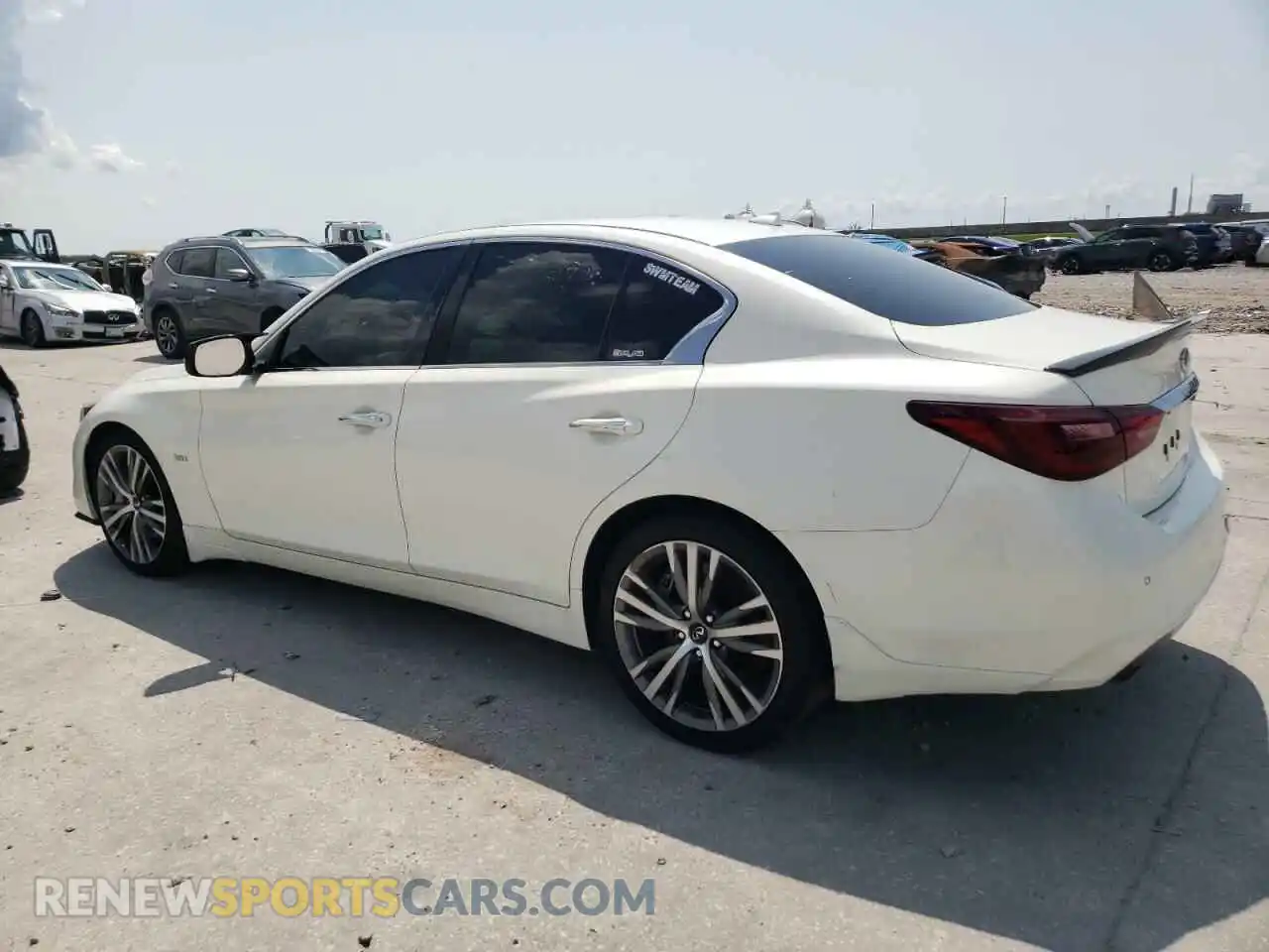 2 fotografías del automóvil dañado JN1EV7AP7KM514843 INFINITI Q50 2019