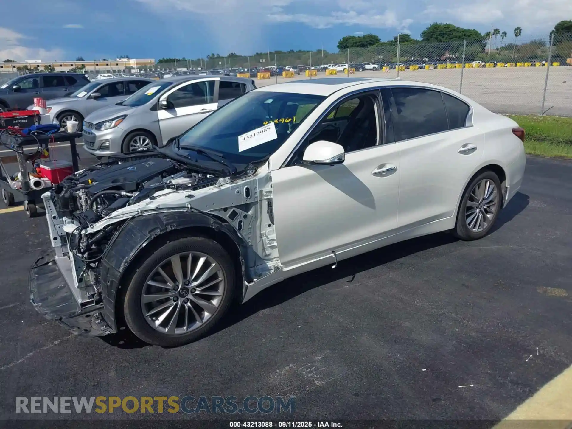 2 fotografías del automóvil dañado JN1EV7BP5PM512126 INFINITI Q50 2023