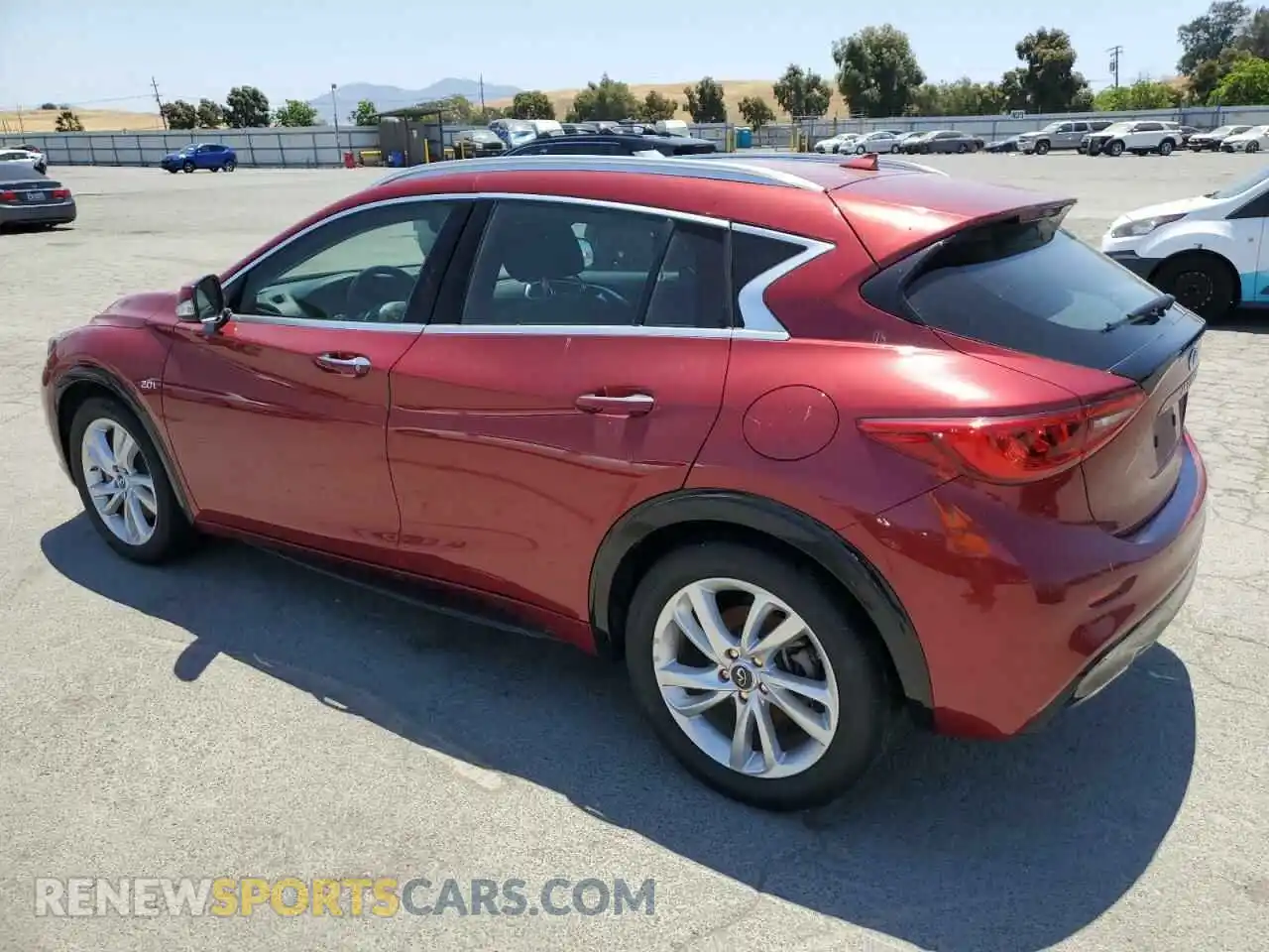 2 fotografías del automóvil dañado SJKCH5CP1KA010266 INFINITI QX30 2019