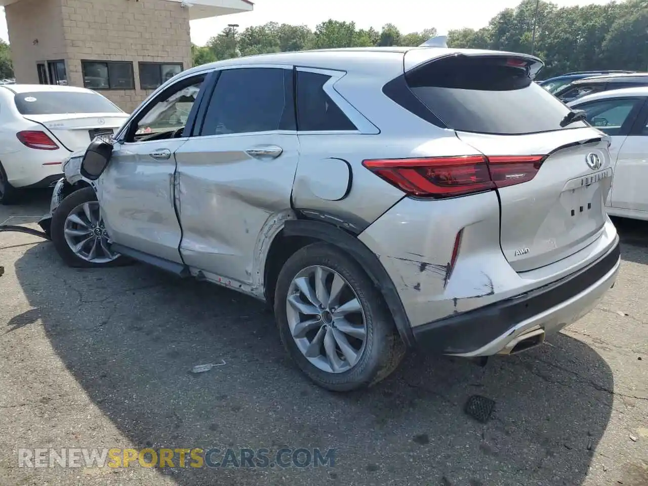 2 Photograph of a damaged car 3PCAJ5AB7MF121498 INFINITI QX50 2021