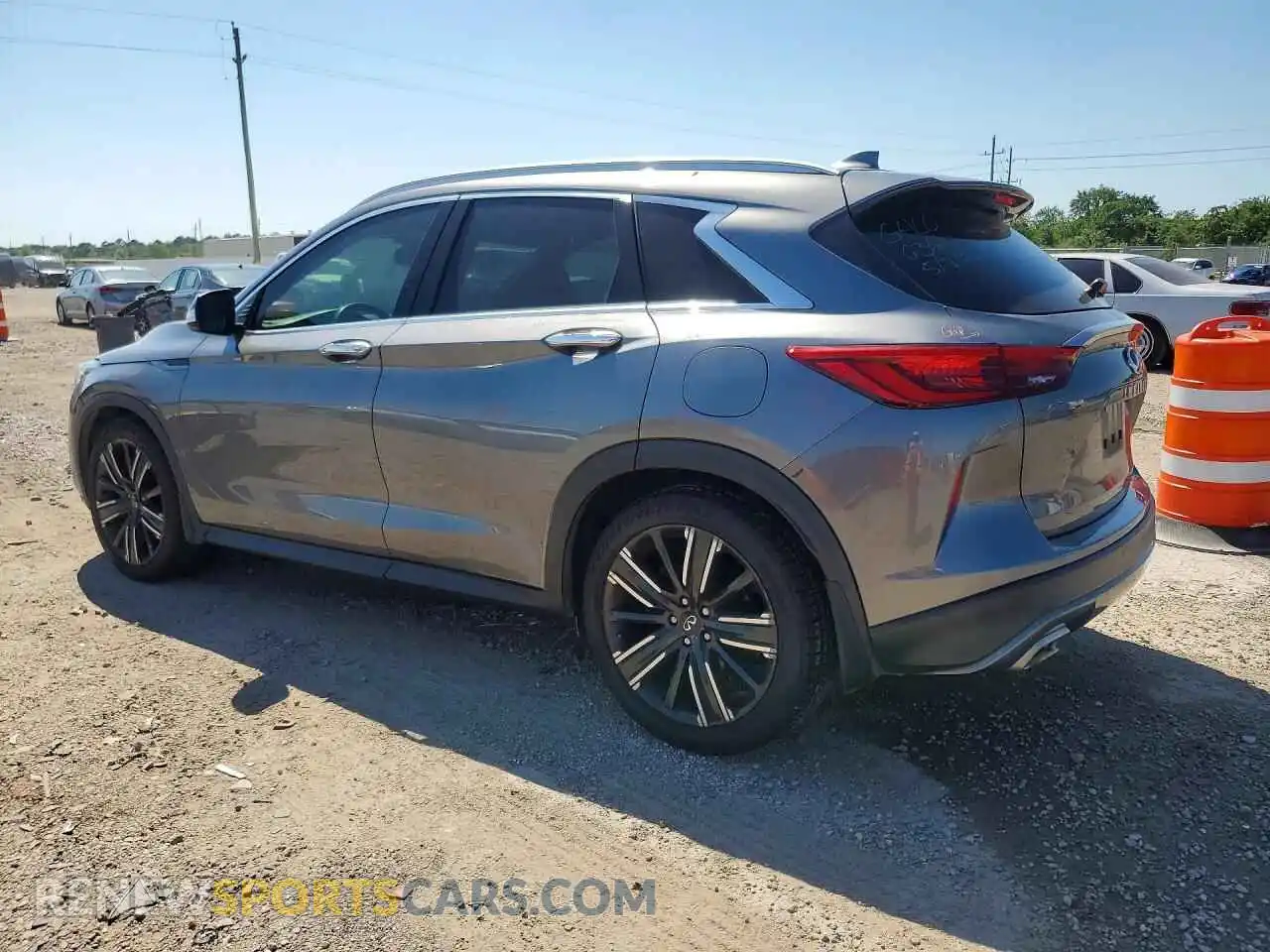 2 fotografías del automóvil dañado 3PCAJ5BA2MF102329 INFINITI QX50 2021