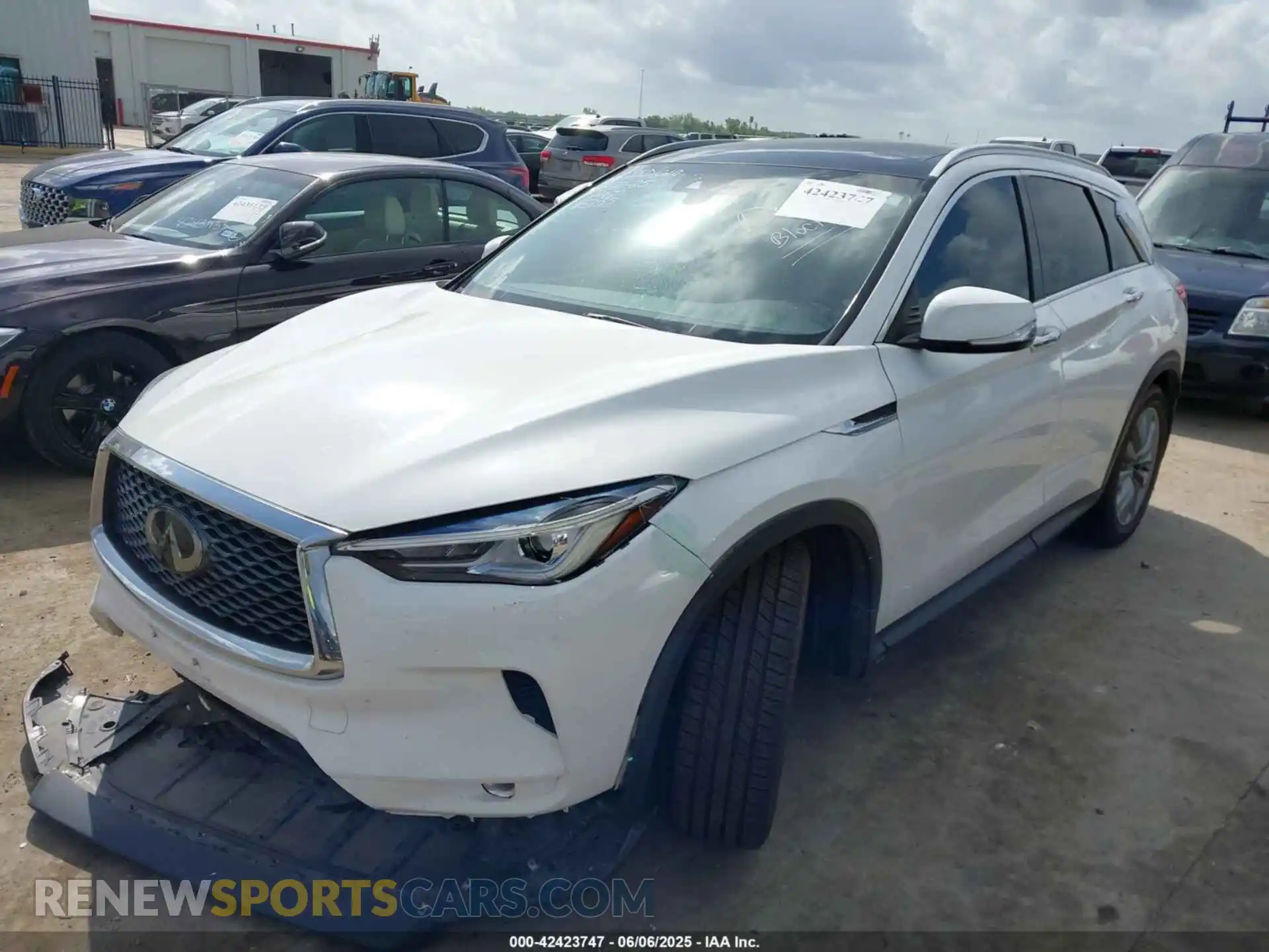 2 Photograph of a damaged car 3PCAJ5BA8MF105137 INFINITI QX50 2021