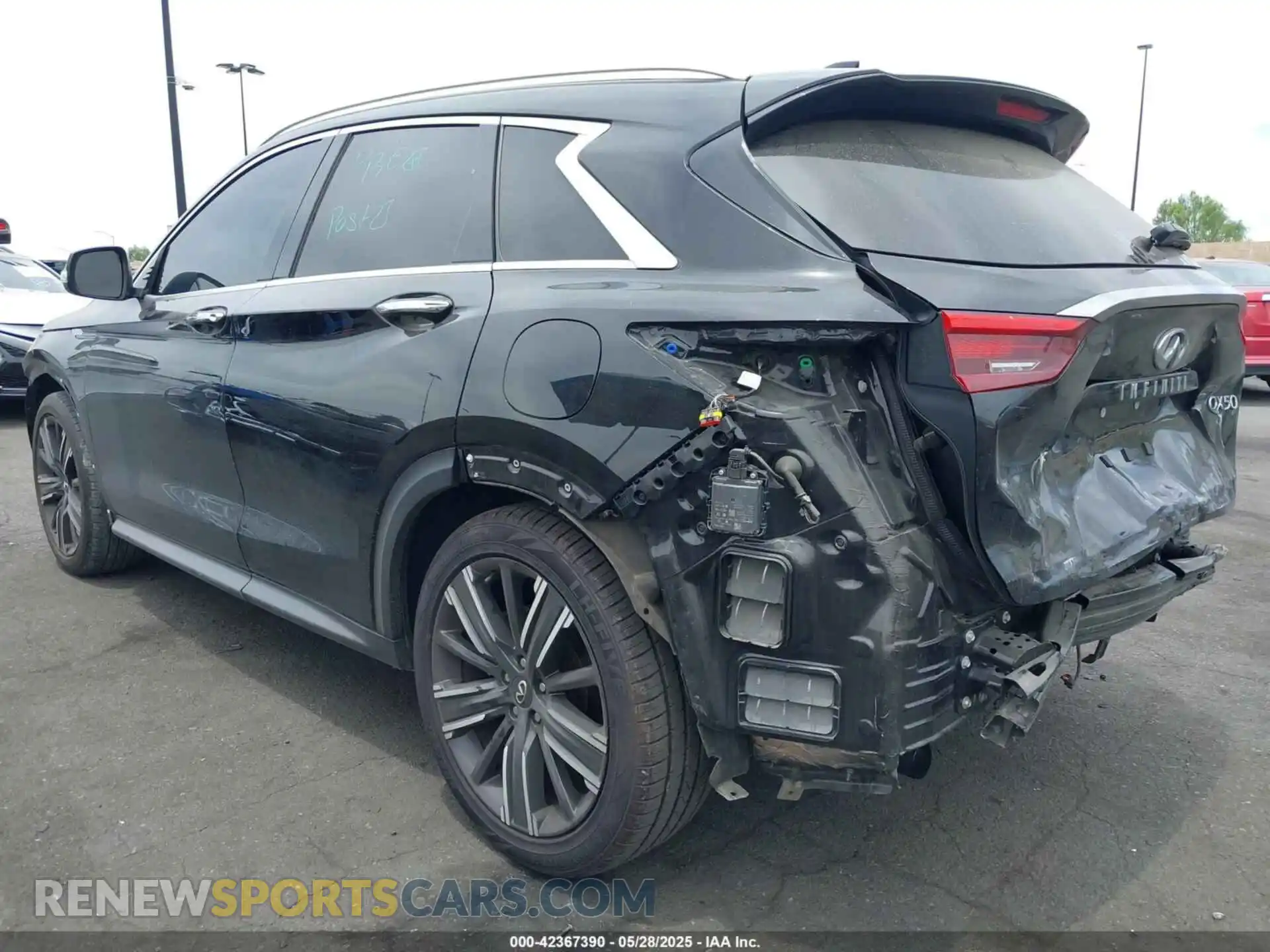 3 Photograph of a damaged car 3PCAJ5BA9MF112761 INFINITI QX50 2021