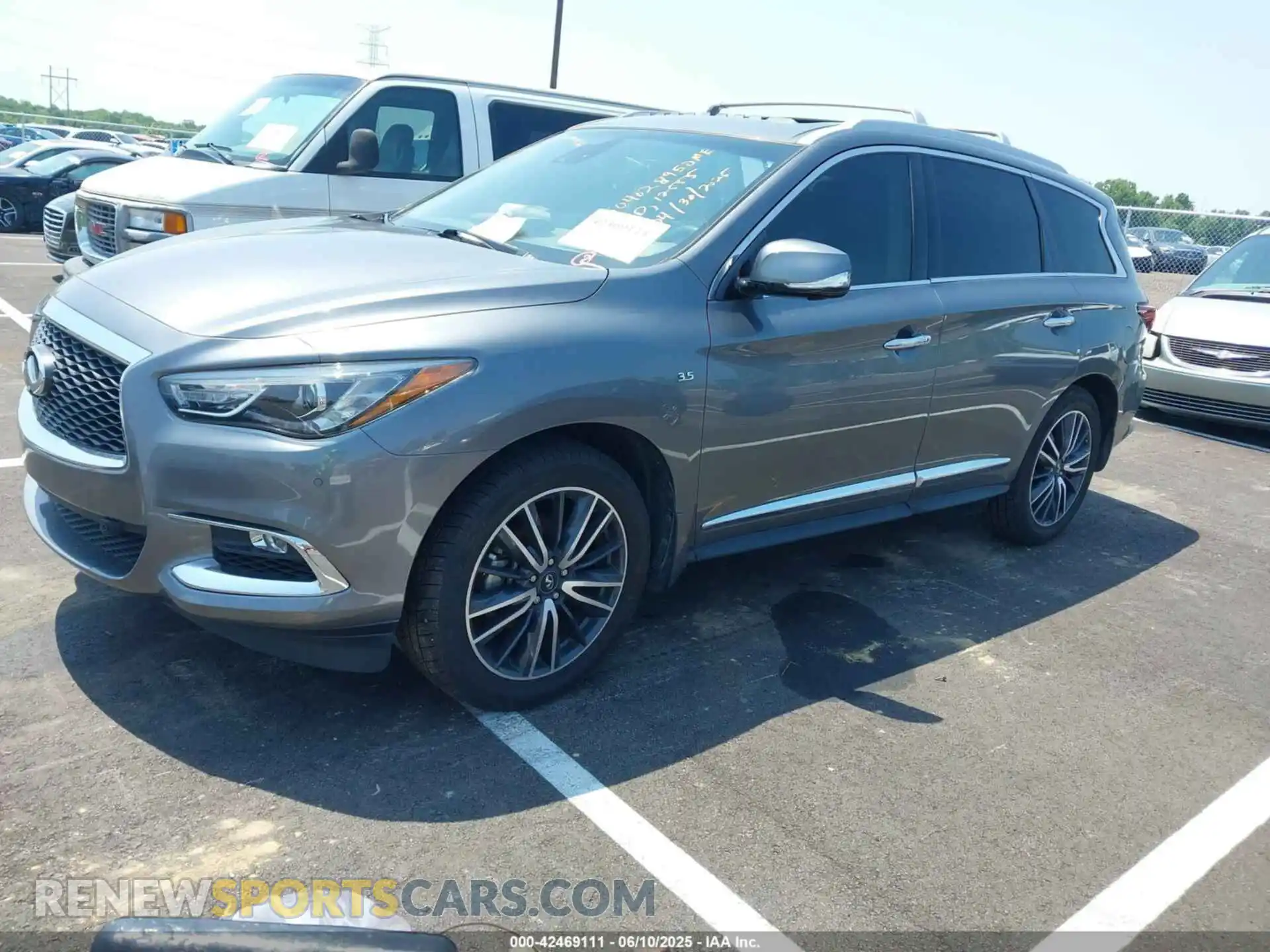 2 fotografías del automóvil dañado 5N1DL0MN7KC563655 INFINITI QX60 2019