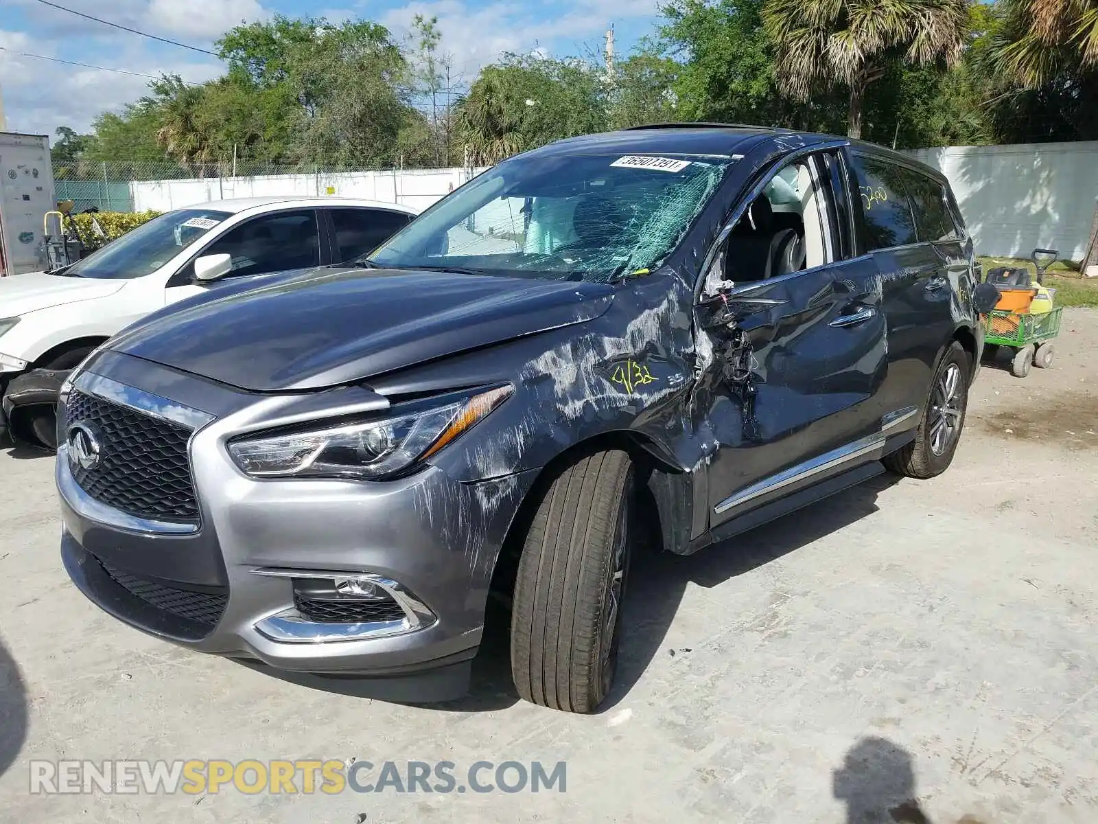 2 fotografías del automóvil dañado 5N1DL0MN5LC508915 INFINITI QX60 2020