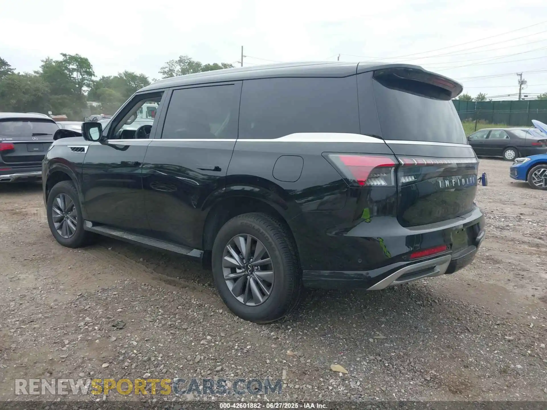 3 Фотография поврежденного автомобиля JN8AZ3AE5S9702145 INFINITI QX80 2025