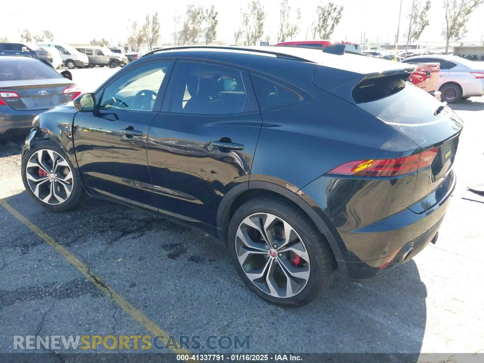 3 Photograph of a damaged car SADFM2GX1K1Z37177 JAGUAR E-PACE 2019