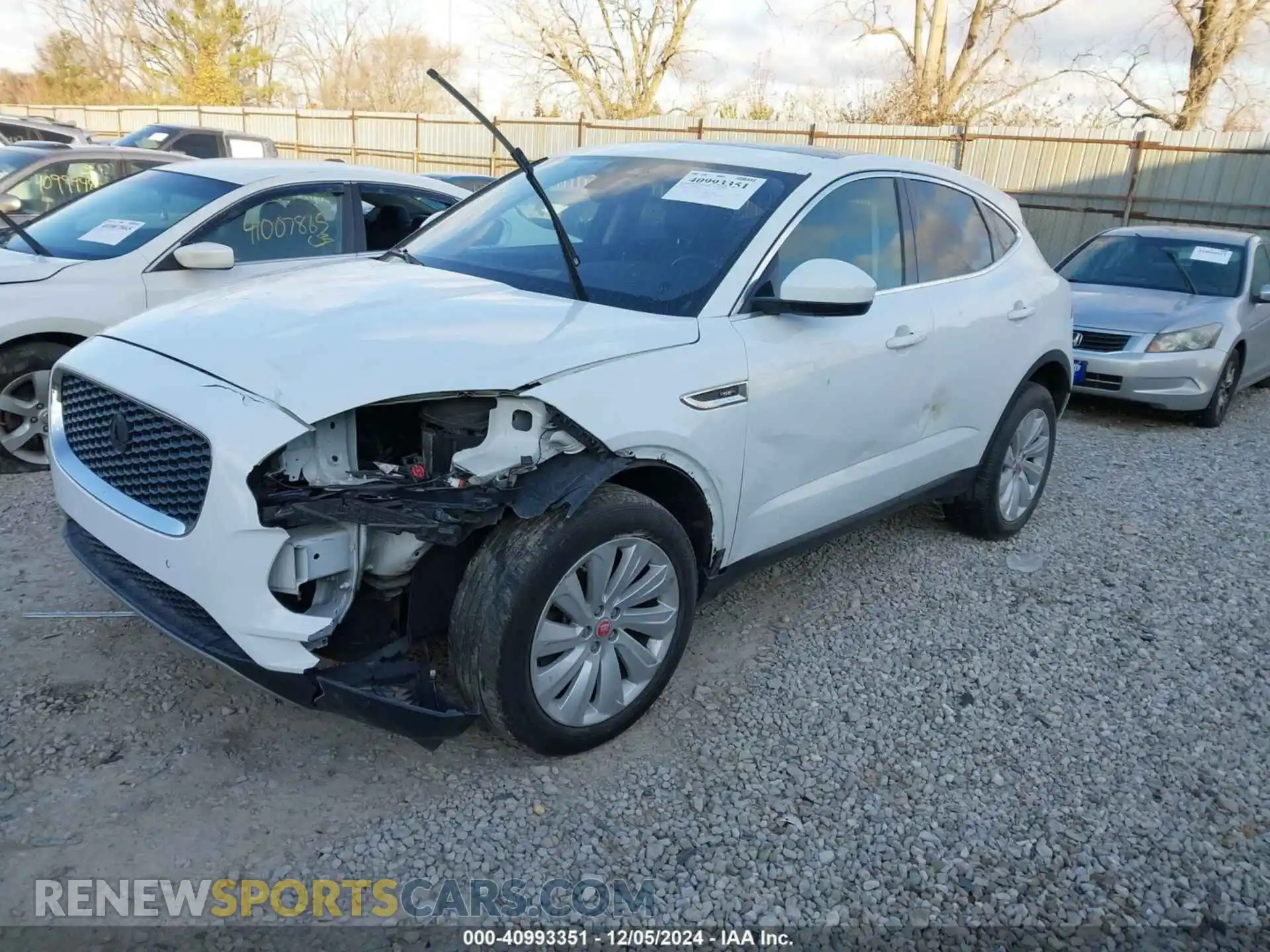 2 Photograph of a damaged car SADFP2FX7K1Z39072 JAGUAR E-PACE 2019