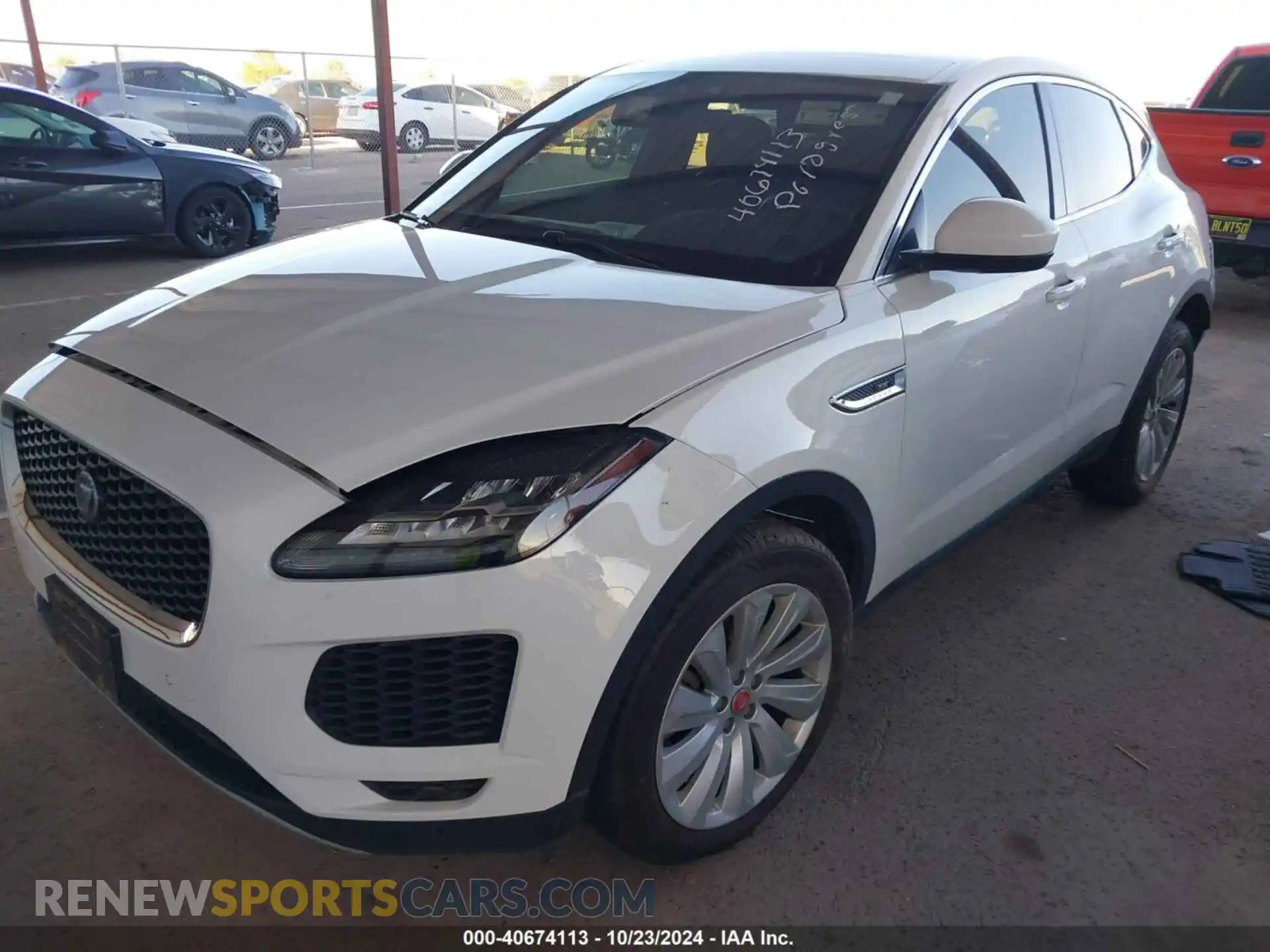 2 fotografías del automóvil dañado SADFP2FX8K1Z46709 JAGUAR E-PACE 2019
