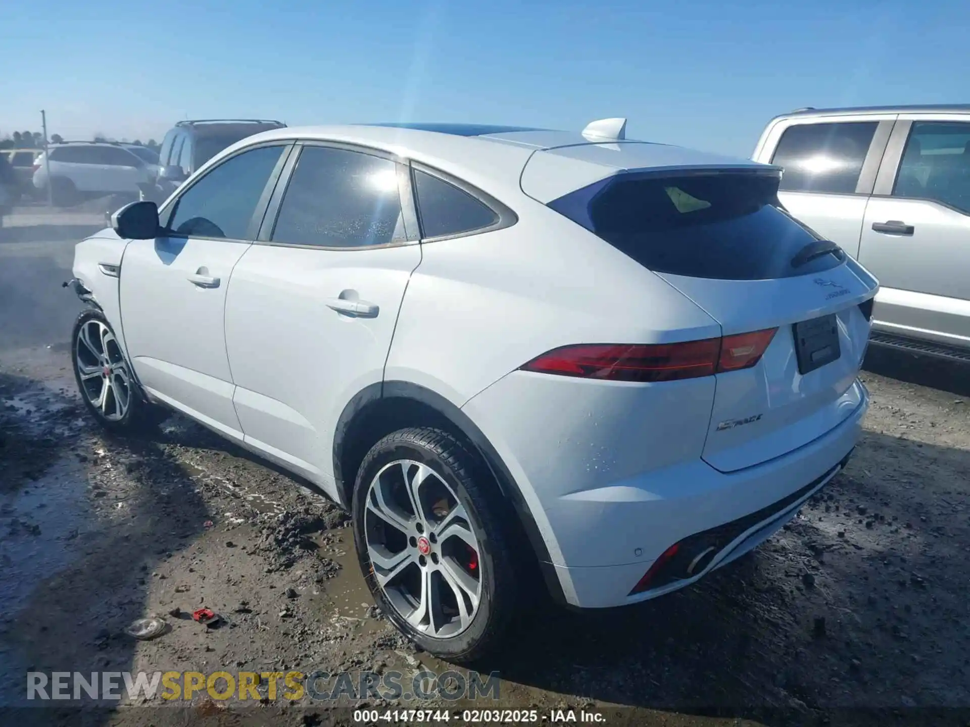 3 Photograph of a damaged car SADFT2GX4K1Z37581 JAGUAR E-PACE 2019
