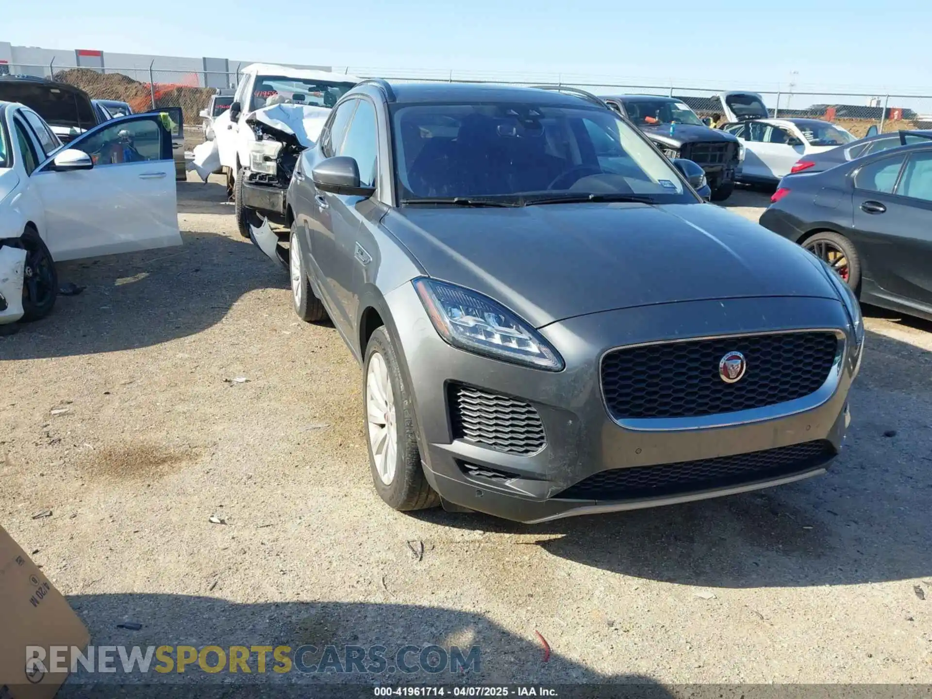1 Фотография поврежденного автомобиля SADFP2FX9L1004525 JAGUAR E-PACE 2020
