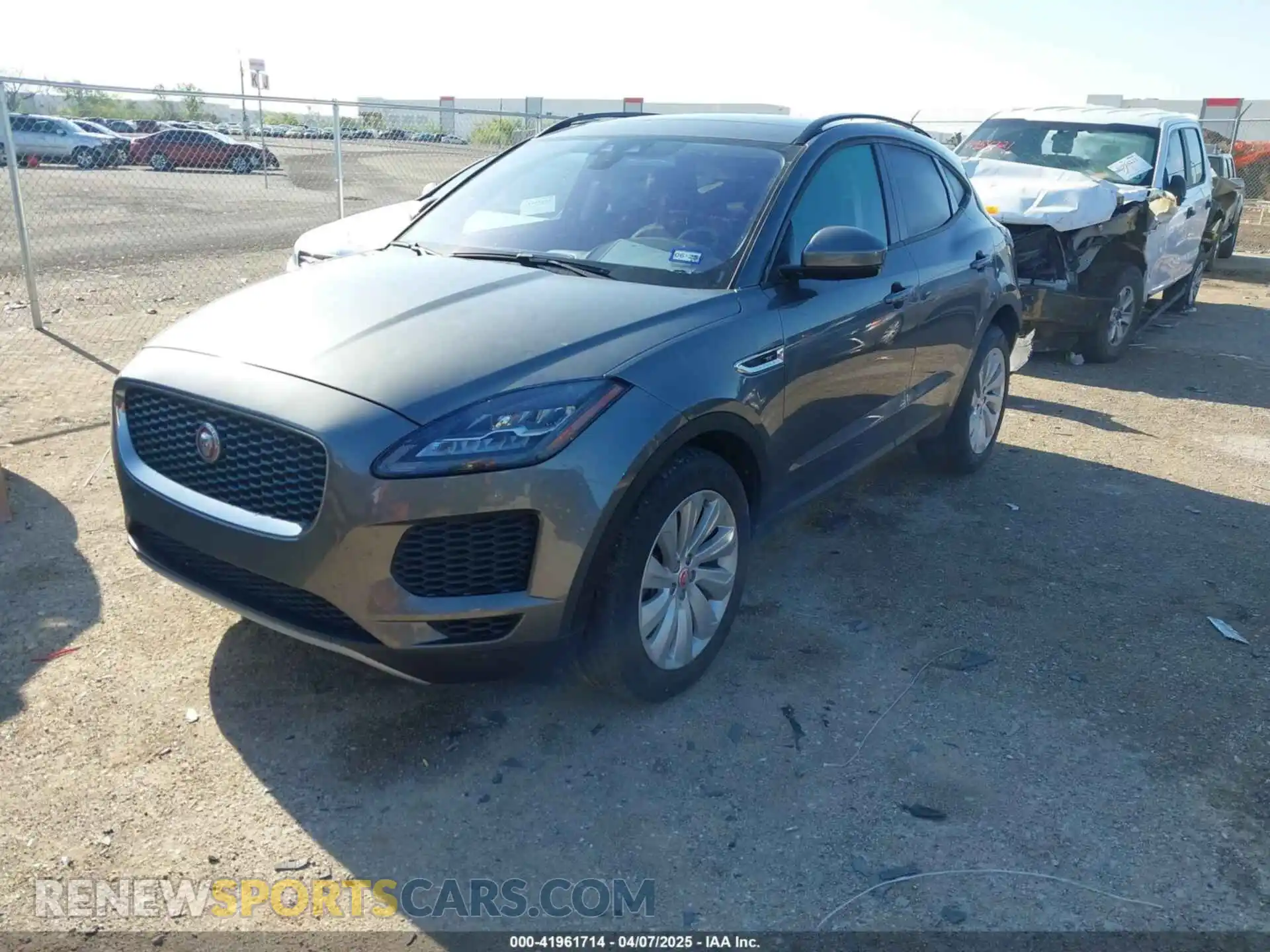 2 Фотография поврежденного автомобиля SADFP2FX9L1004525 JAGUAR E-PACE 2020