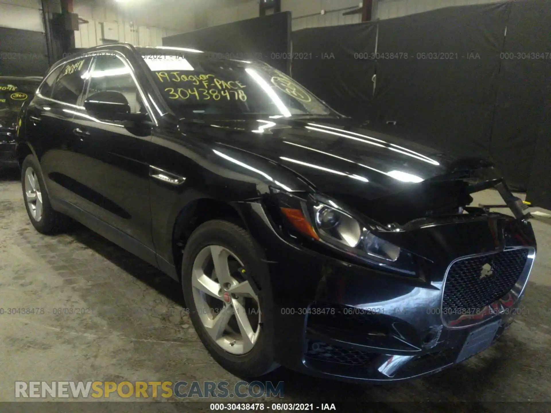 1 Photograph of a damaged car SADCJ2FX2KA368742 JAGUAR F-PACE 2019