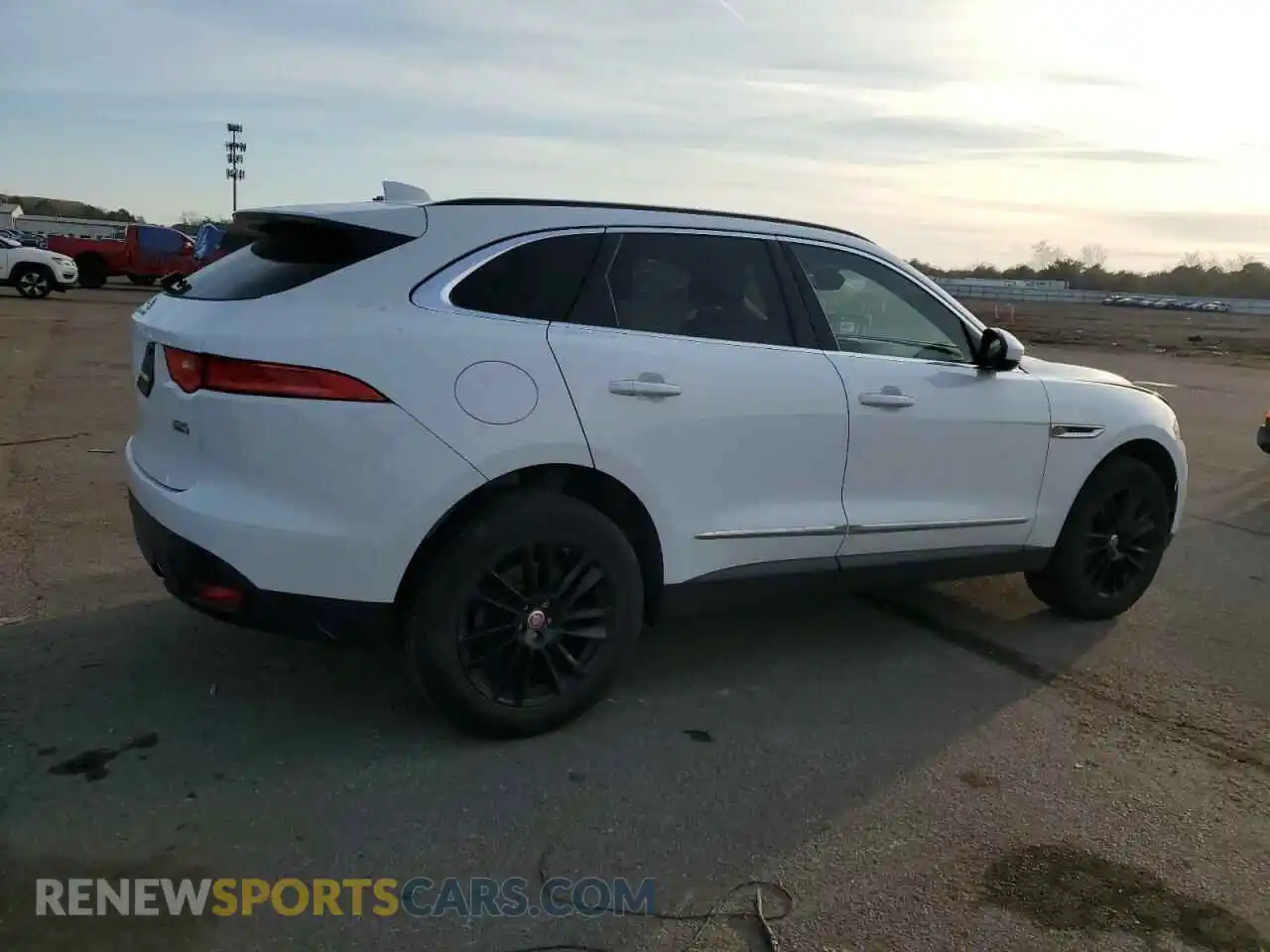 3 Photograph of a damaged car SADCJ2FX2KA601096 JAGUAR F-PACE 2019