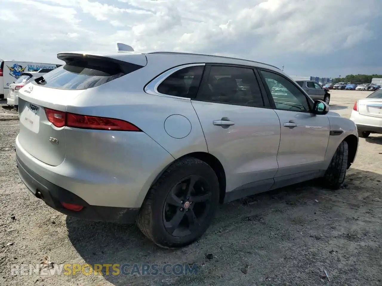 3 Фотография поврежденного автомобиля SADCJ2FX5KA392064 JAGUAR F-PACE 2019