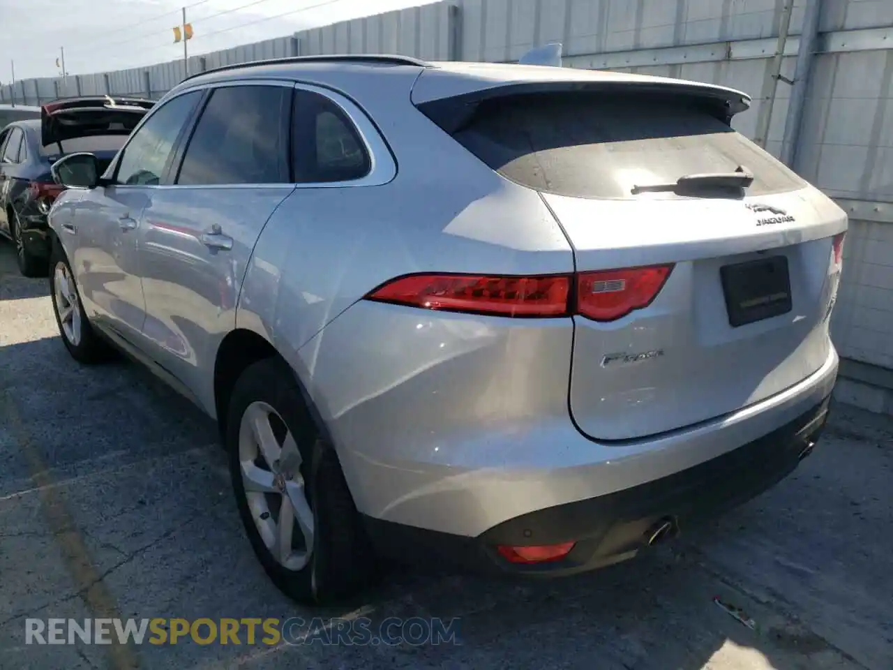 3 Photograph of a damaged car SADCJ2FX7KA365190 JAGUAR F-PACE 2019