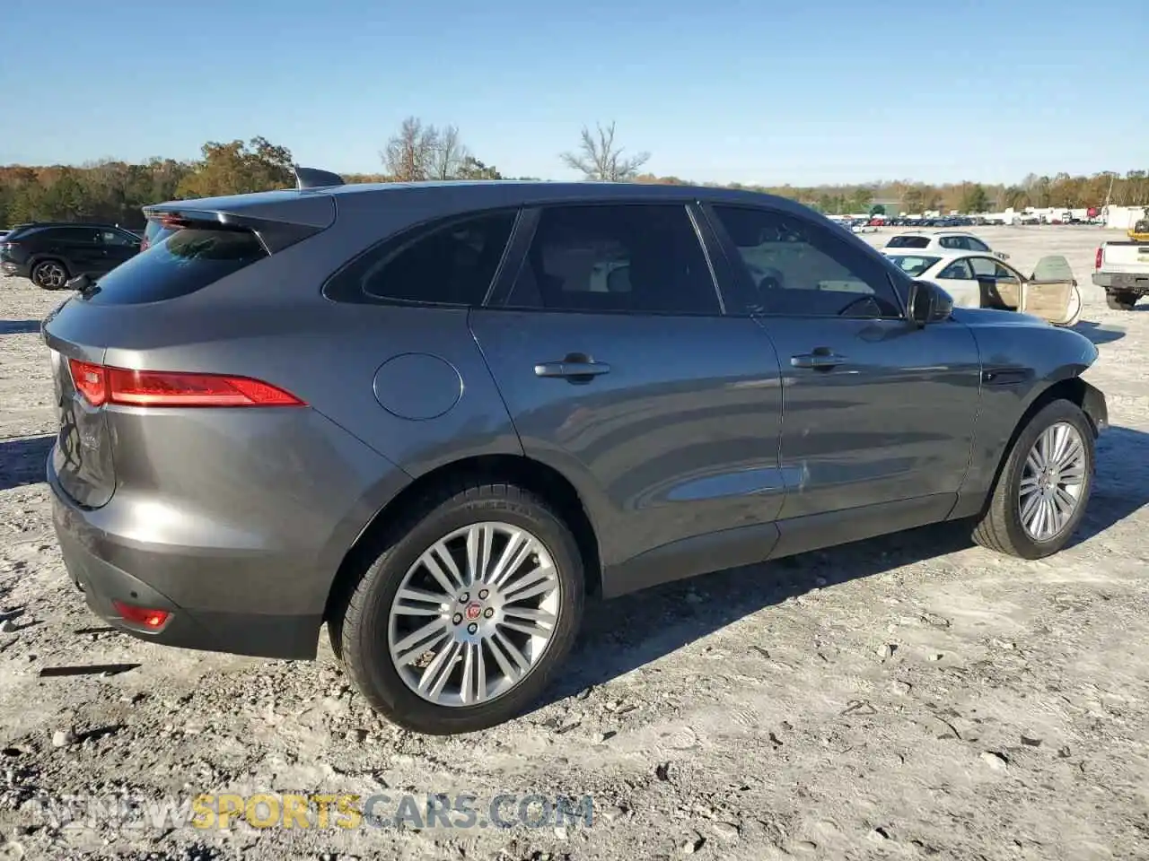 3 Photograph of a damaged car SADCJ2FX8KA611275 JAGUAR F-PACE 2019