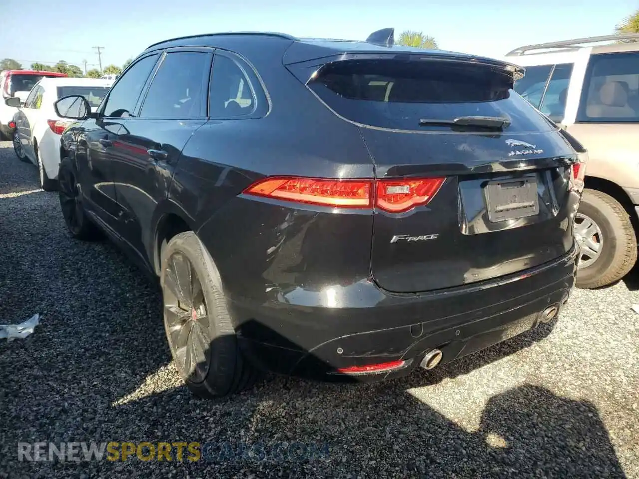 2 fotografías del automóvil dañado SADCM2FV6KA616206 JAGUAR F-PACE 2019
