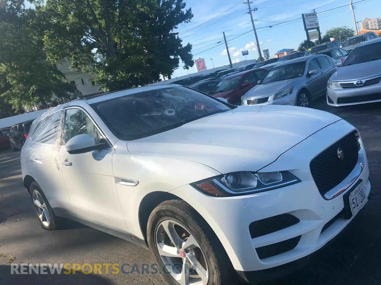 1 Photograph of a damaged car SADCS2FX2KA601886 JAGUAR F-PACE 2019