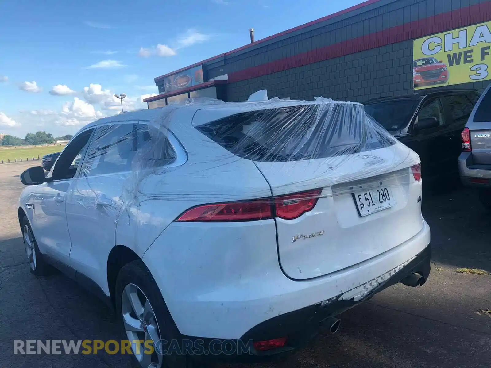 3 Photograph of a damaged car SADCS2FX2KA601886 JAGUAR F-PACE 2019