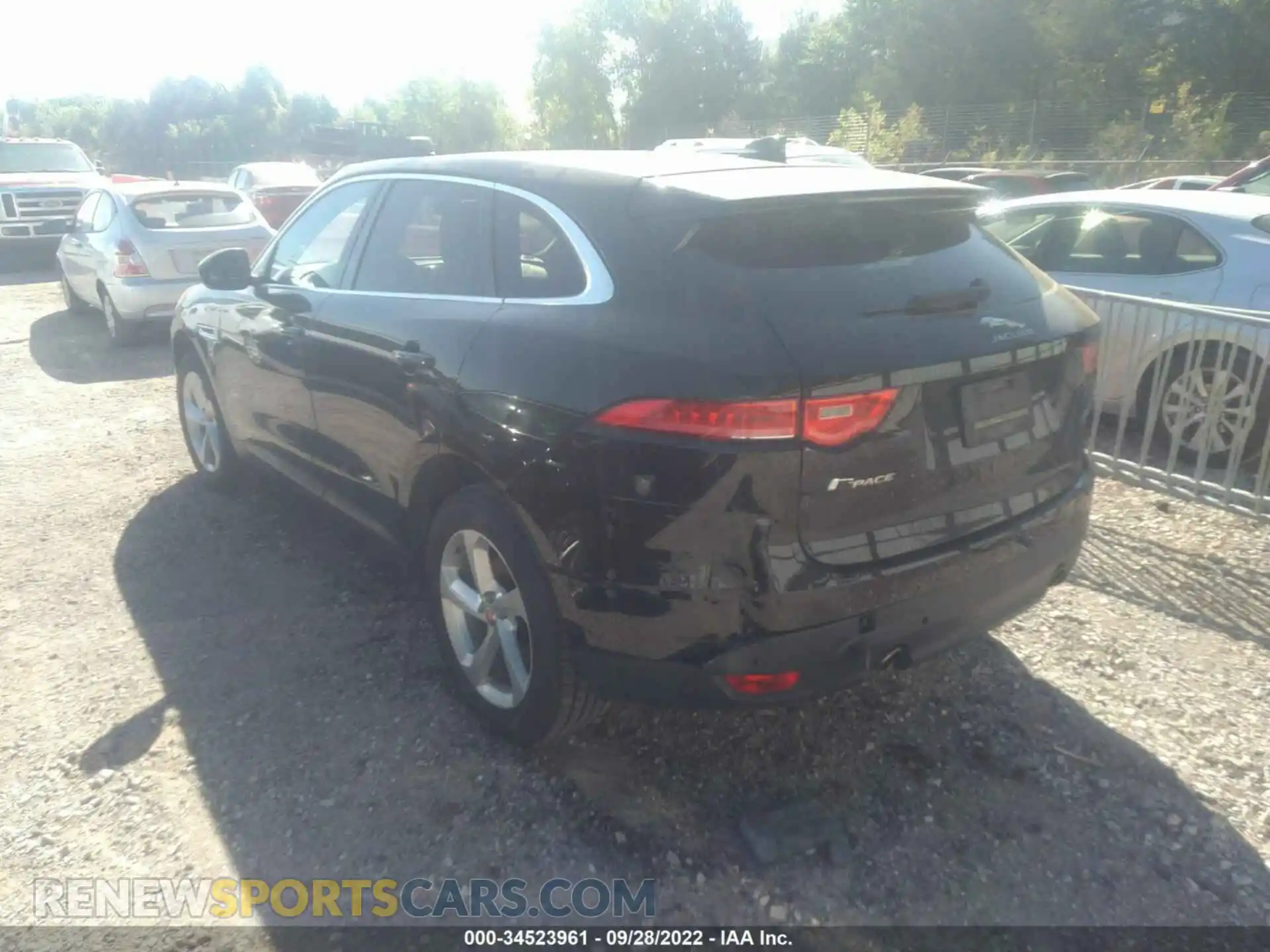 3 Photograph of a damaged car SADCS2FX4KA601677 JAGUAR F-PACE 2019