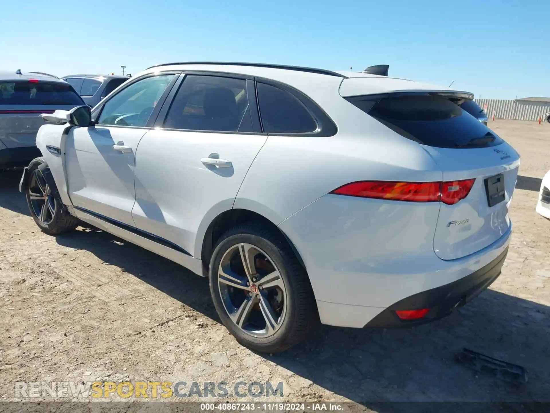3 Photograph of a damaged car SADCL2FX0LA632472 JAGUAR F-PACE 2020