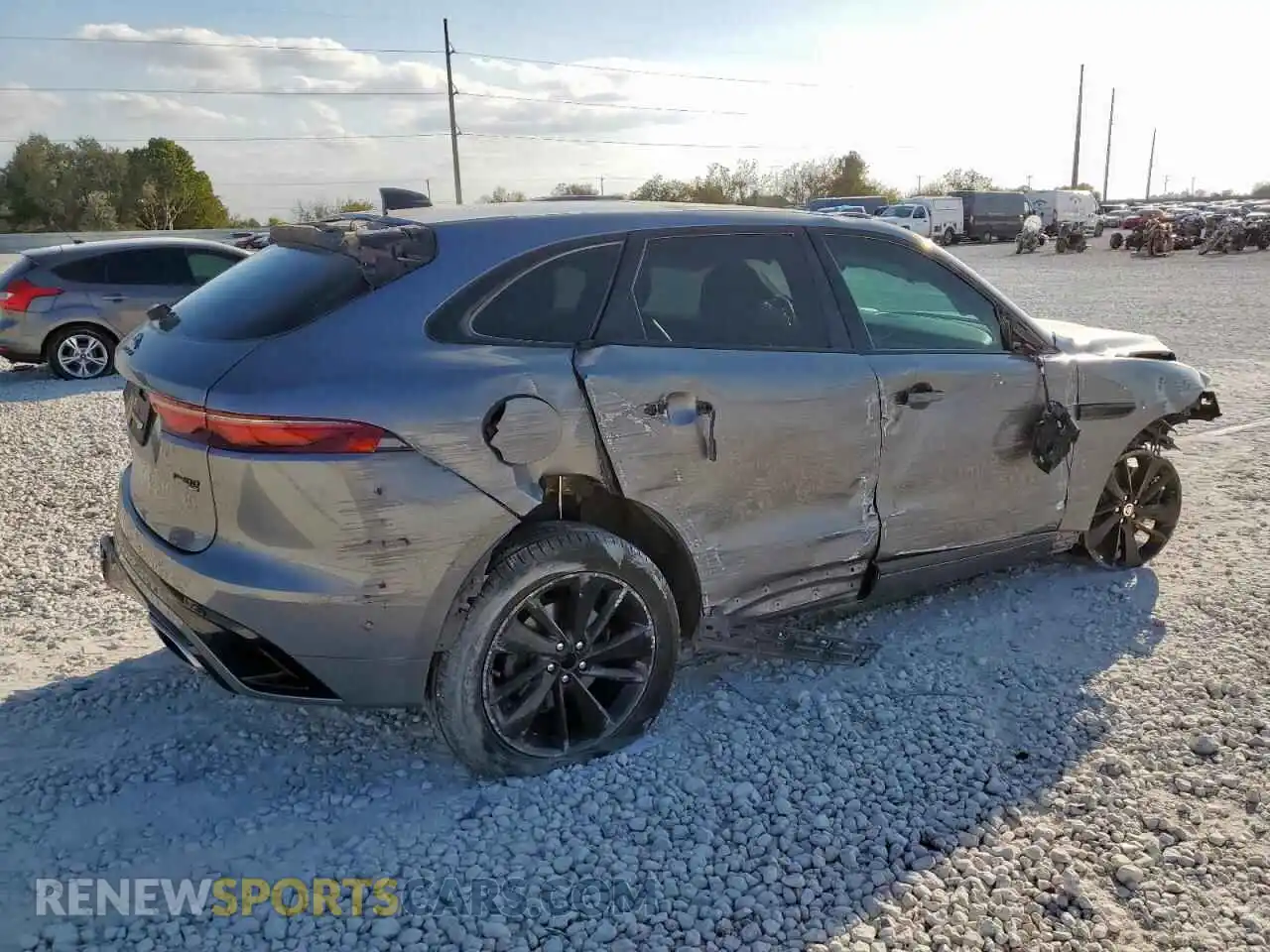 3 Photograph of a damaged car SADCT2FU3MA683861 JAGUAR F-PACE 2021