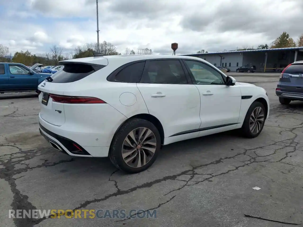 3 Photograph of a damaged car SADCT2FU6MA672952 JAGUAR F-PACE 2021