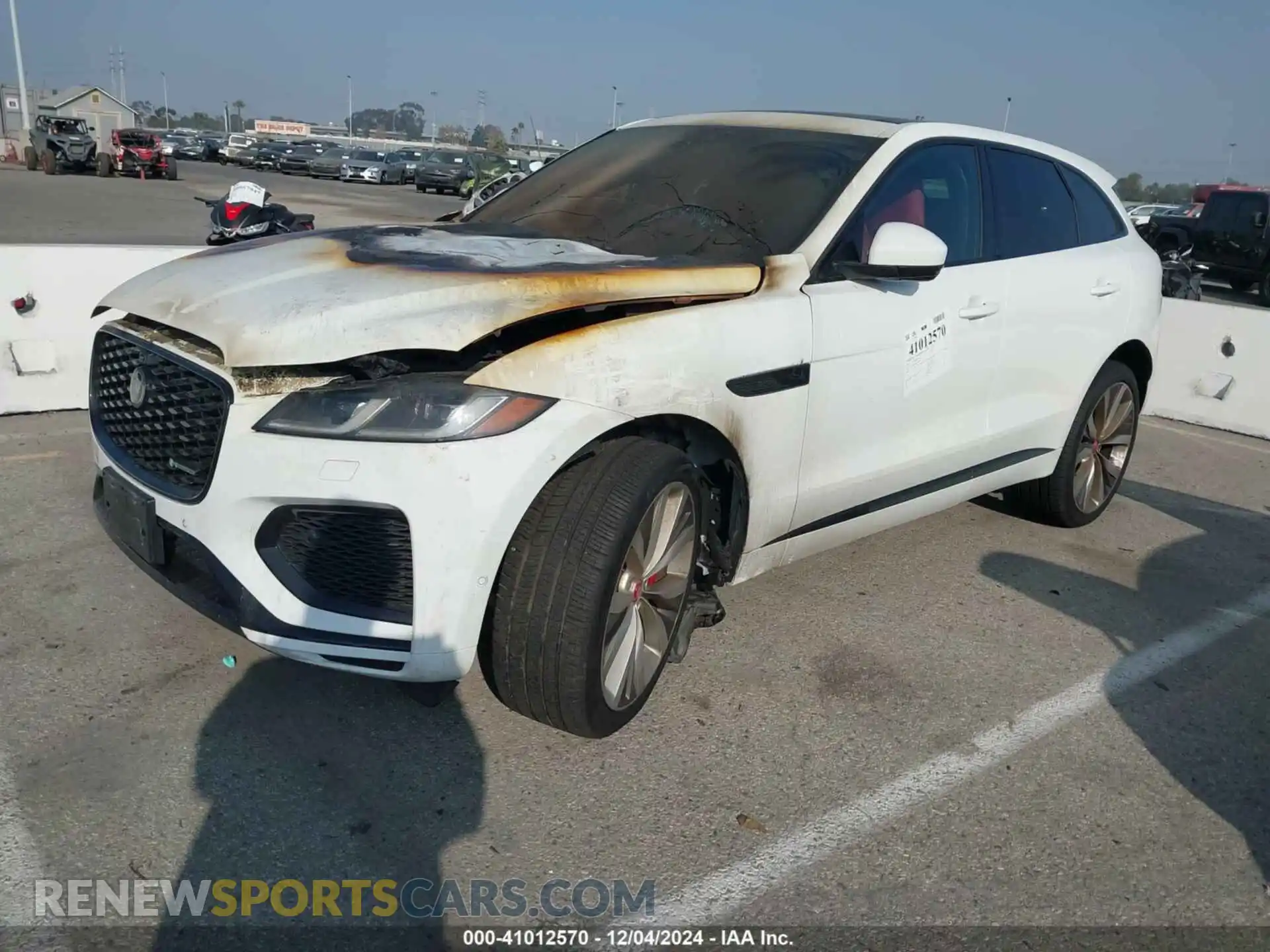 2 Photograph of a damaged car SADCT2FU9MA679894 JAGUAR F-PACE 2021