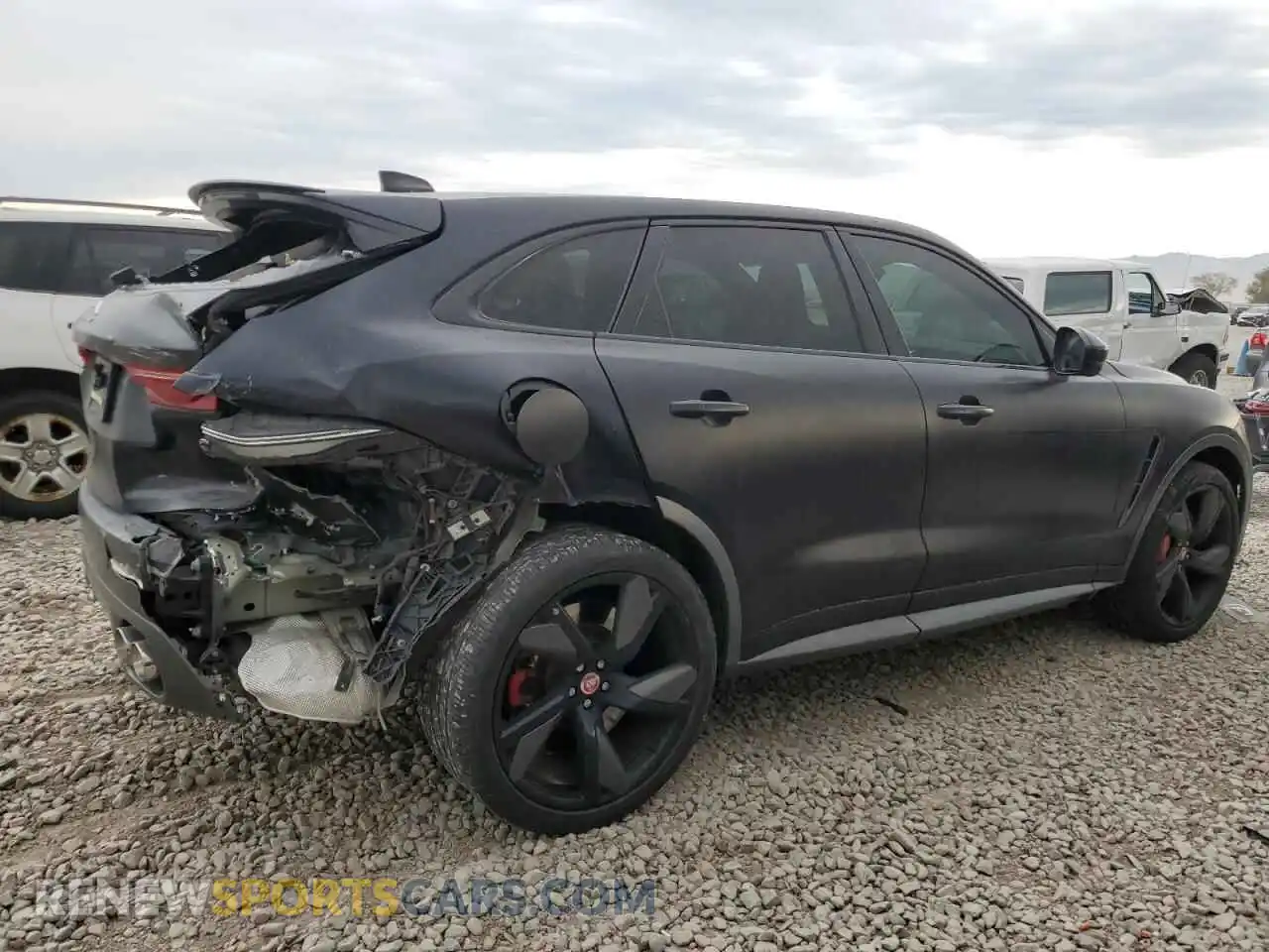 3 Photograph of a damaged car SADCZ2EE1MA684967 JAGUAR F-PACE 2021