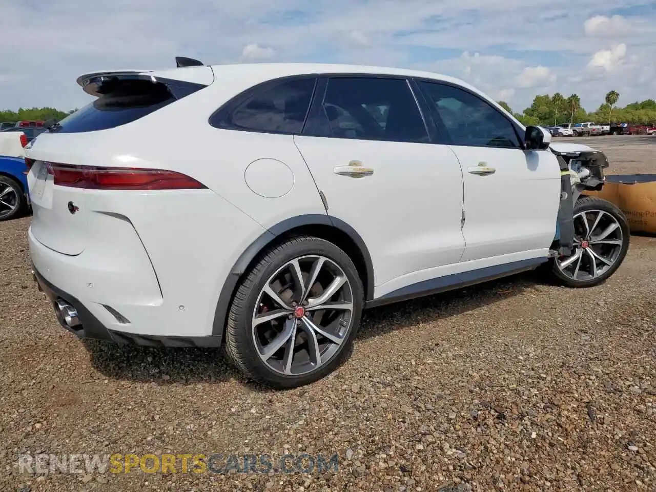 3 Photograph of a damaged car SADCZ2EEXMA668721 JAGUAR F-PACE 2021
