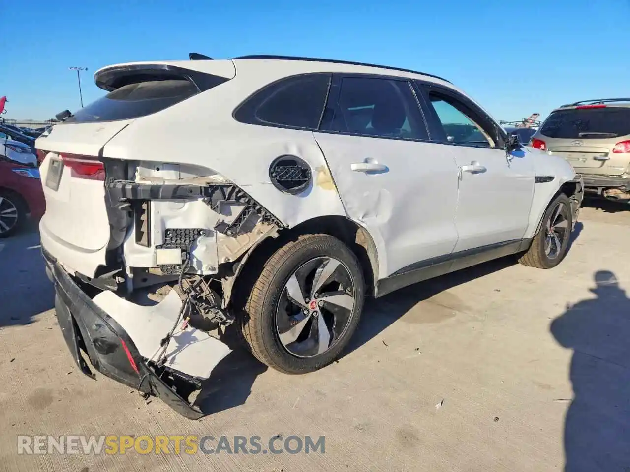 3 Photograph of a damaged car SADCJ2EX3NA690375 JAGUAR F-PACE 2022