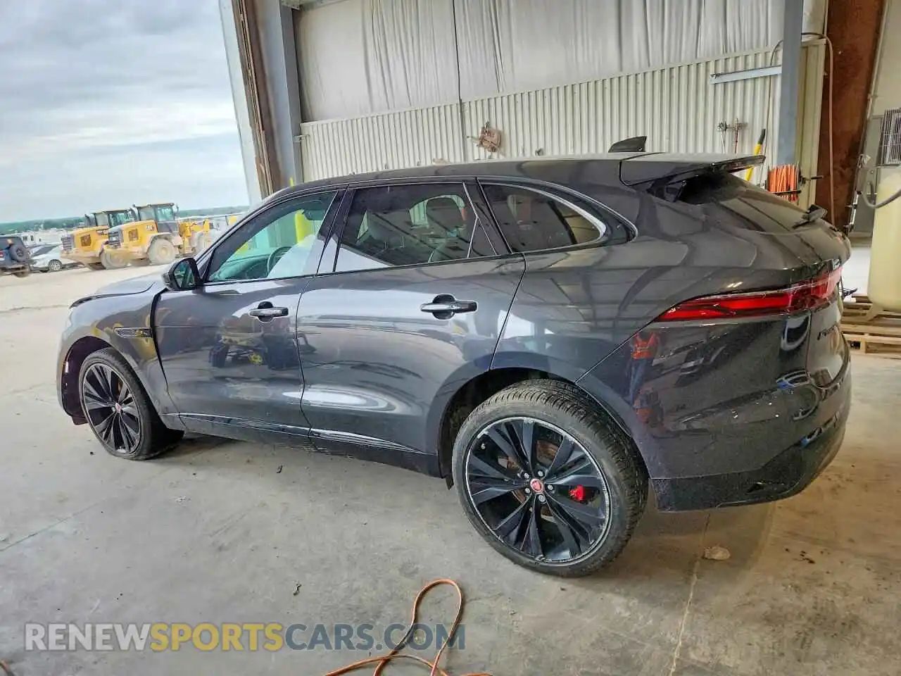 2 fotografías del automóvil dañado SADCJ2EXXNA699185 JAGUAR F-PACE 2022