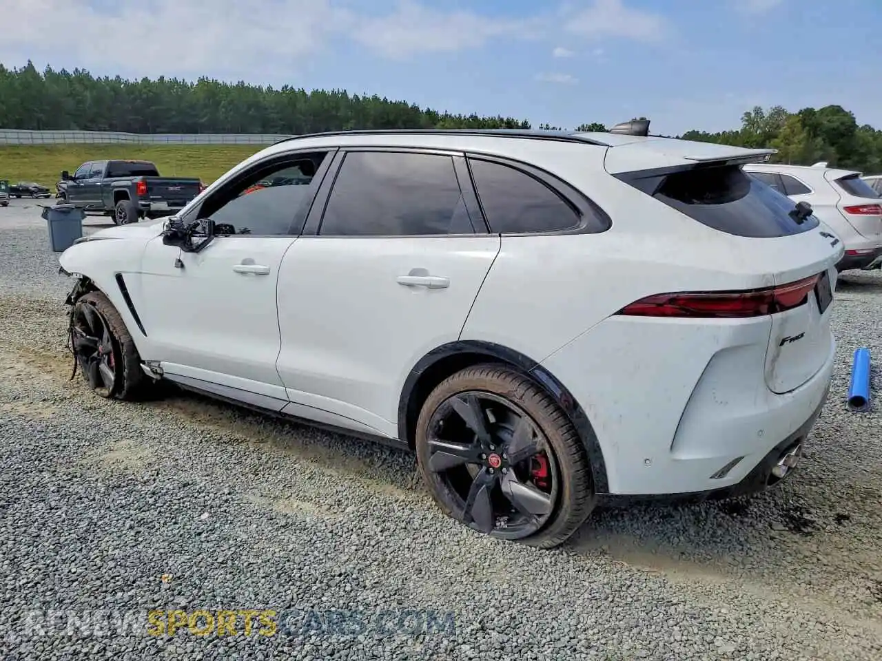 2 fotografías del automóvil dañado SADCZ2EE5NA696900 JAGUAR F-PACE 2022