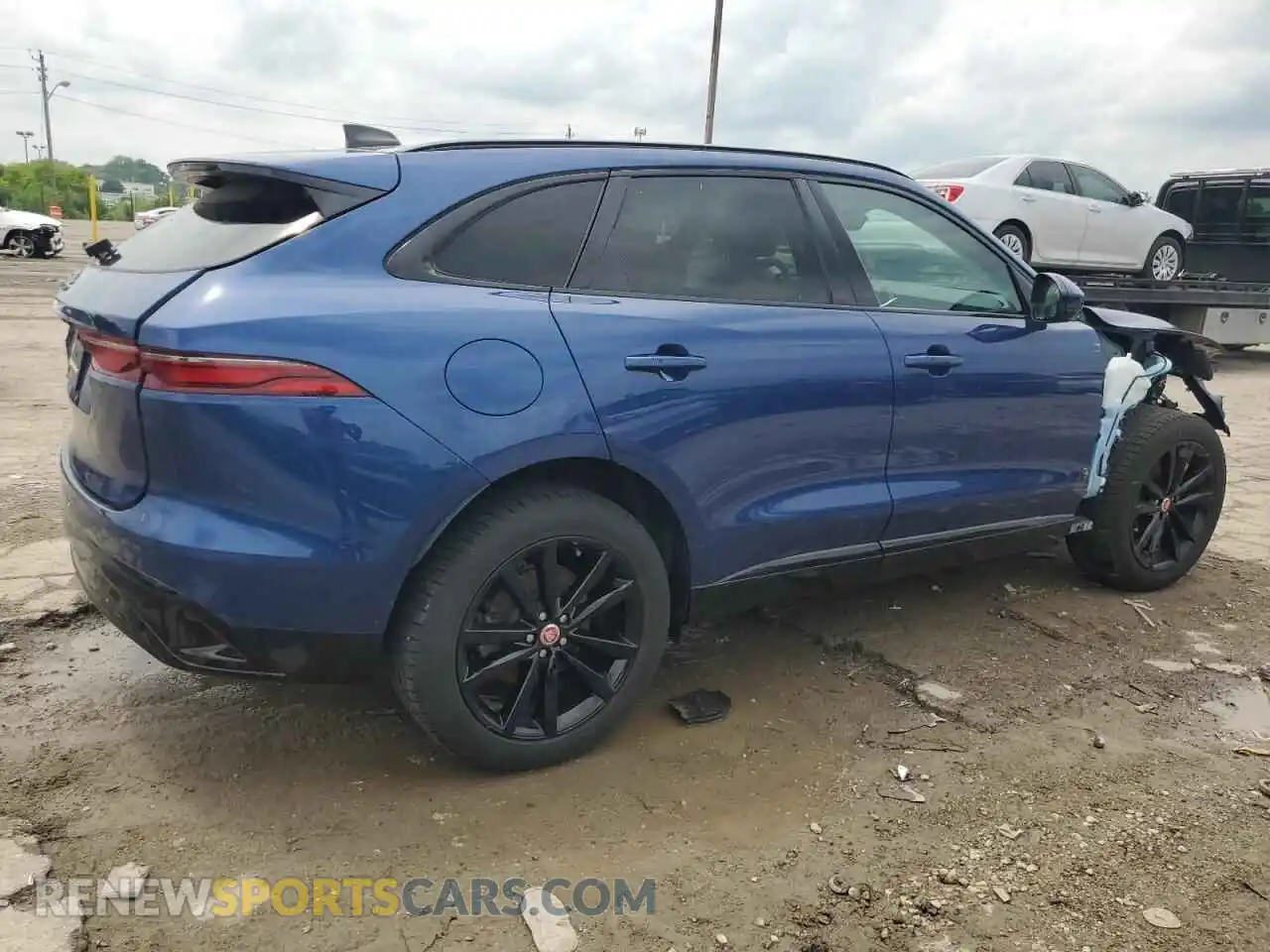 3 Photograph of a damaged car SADCJ2EX8PA715547 JAGUAR F-PACE 2023