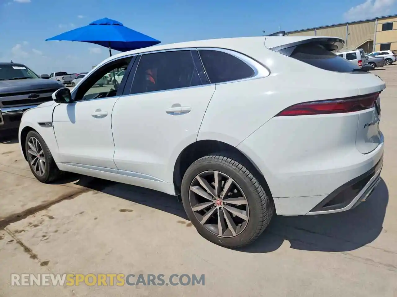 2 fotografías del automóvil dañado SADCT2FU6PA708174 JAGUAR F-PACE 2023