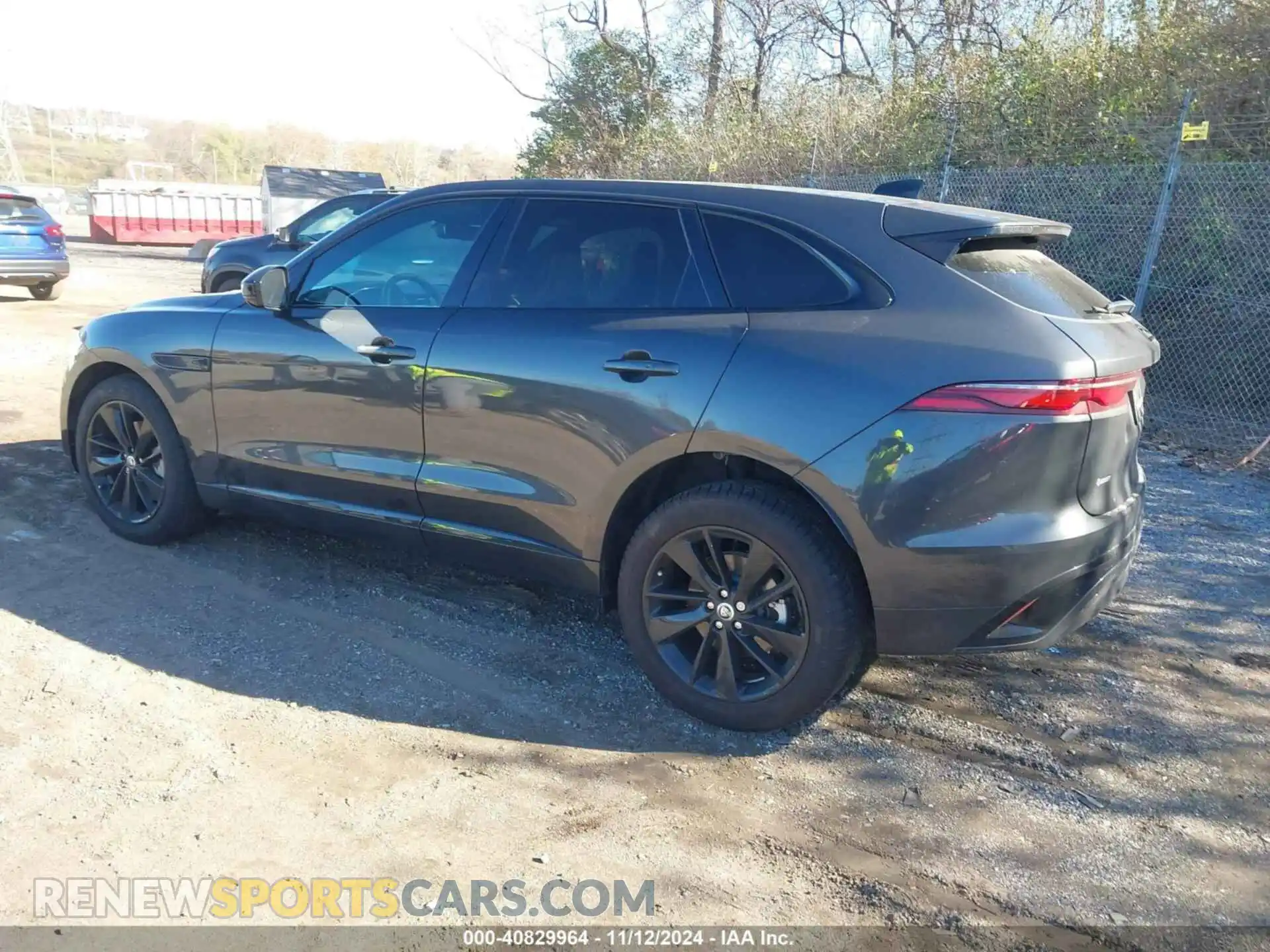 3 Photograph of a damaged car SADCT2EX0RA729326 JAGUAR F-PACE 2024