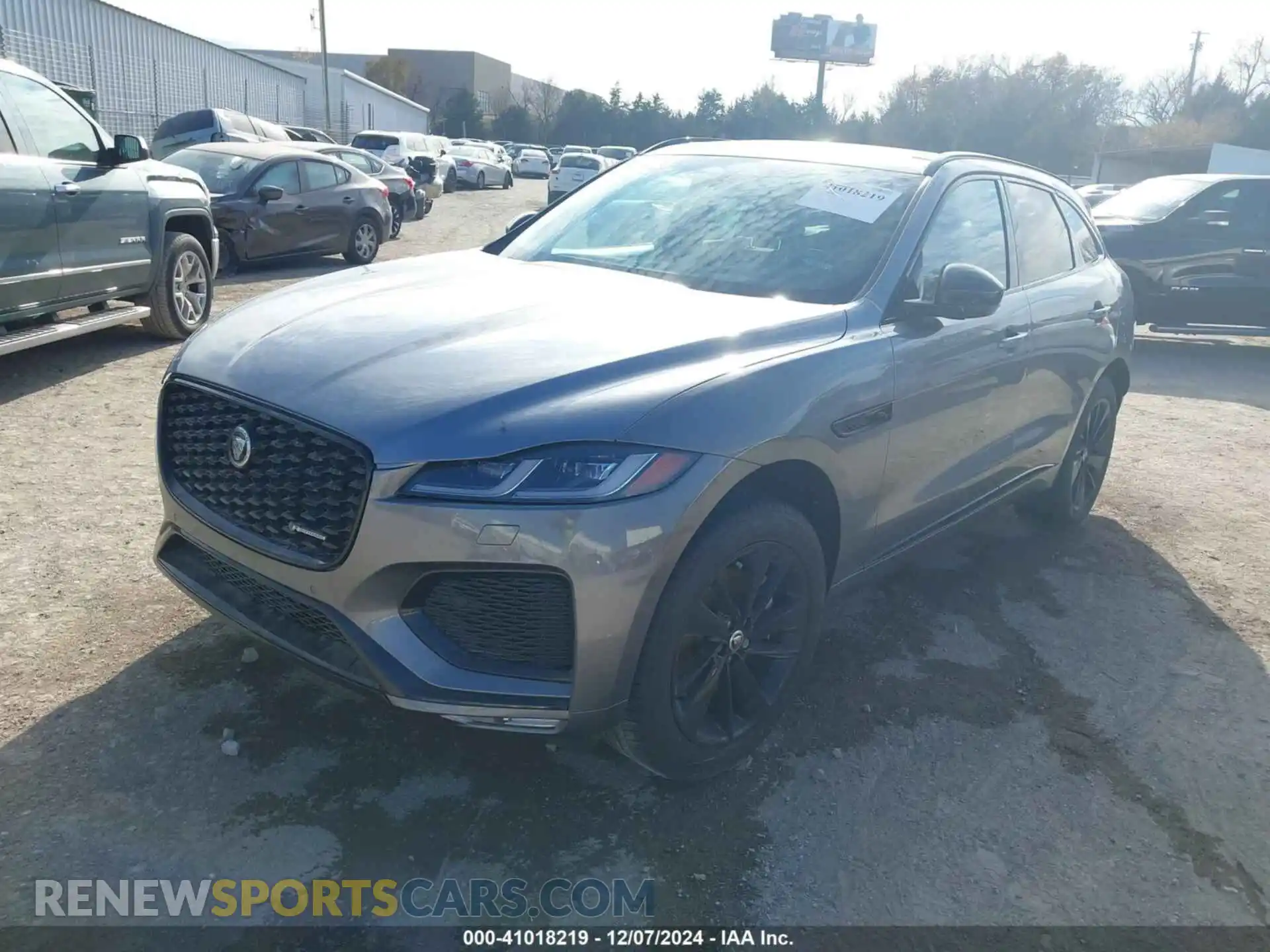 2 Photograph of a damaged car SADCT2EX1RA723566 JAGUAR F-PACE 2024