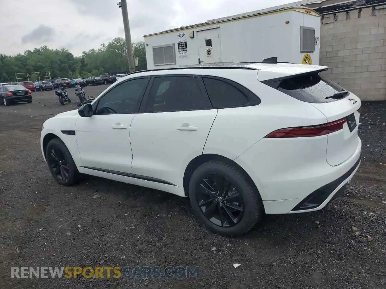 2 Photograph of a damaged car SADCT2EX4RA728163 JAGUAR F-PACE 2024