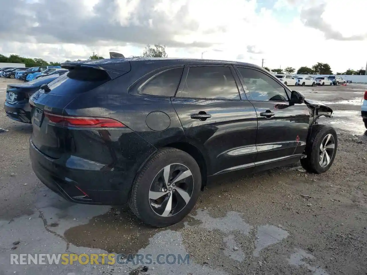 3 Photograph of a damaged car SADCT2EX7RA735785 JAGUAR F-PACE 2024
