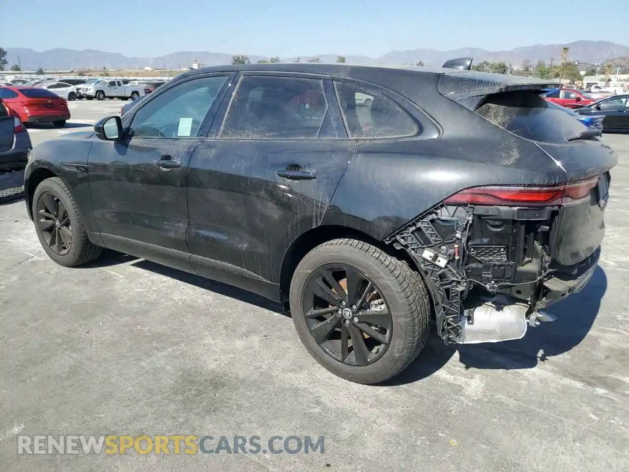2 fotografías del automóvil dañado SADCT2EX9RA737201 JAGUAR F-PACE 2024