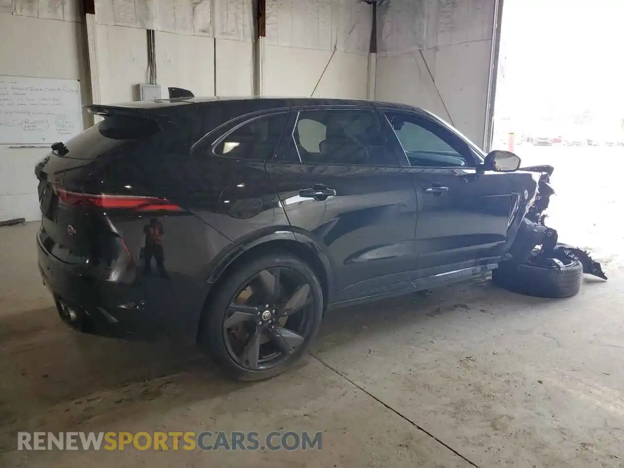 3 Photograph of a damaged car SADCZ2EE6RA740845 JAGUAR F-PACE 2024