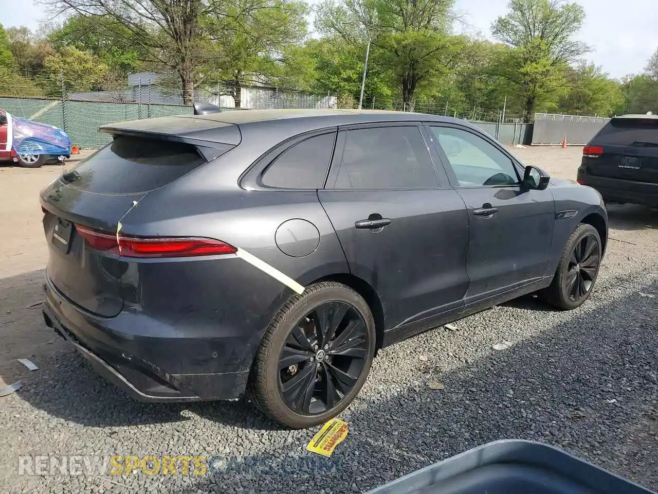 3 Photograph of a damaged car SADCT2EX1SA746058 JAGUAR F-PACE 2025